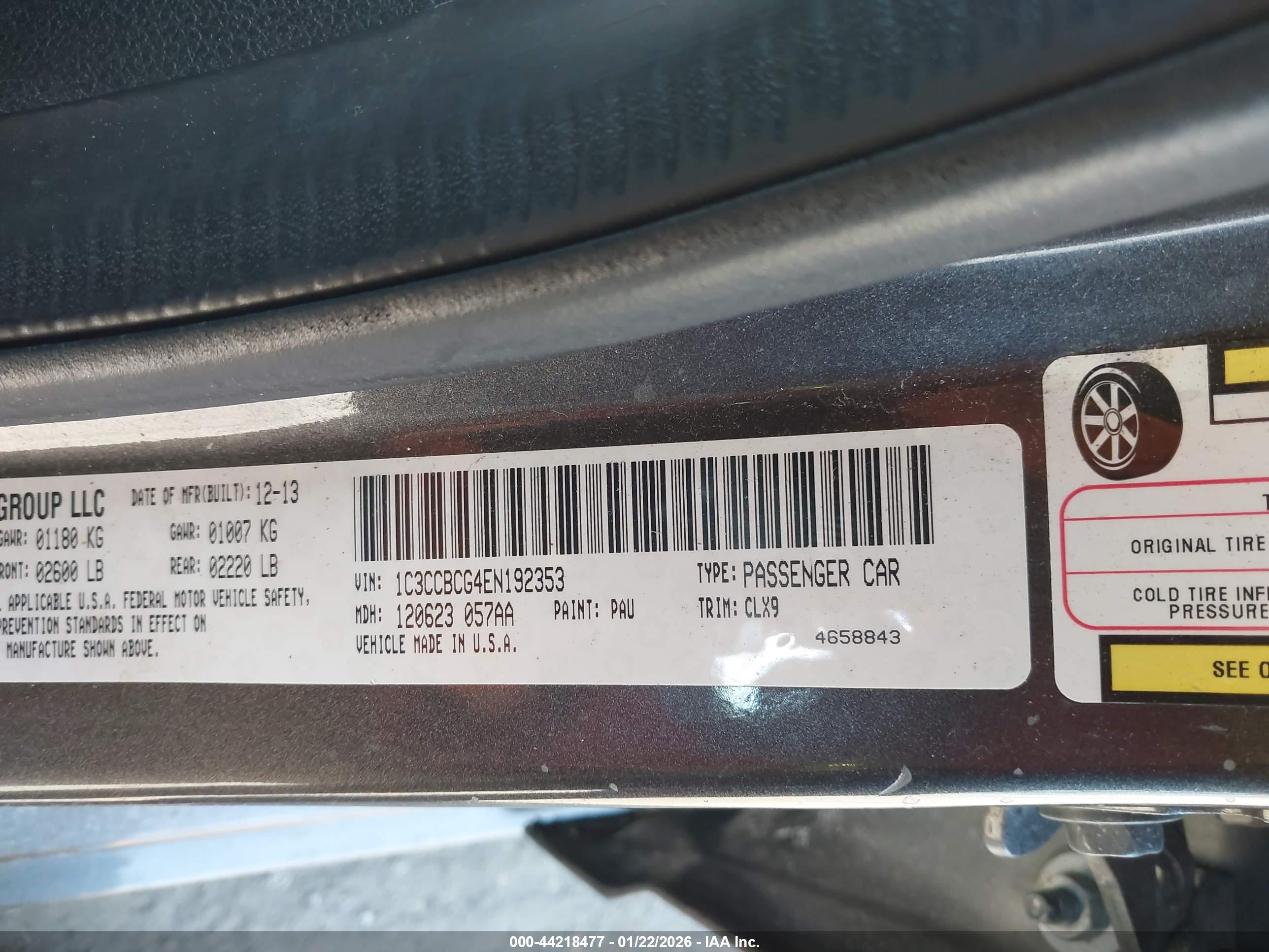 CHRYSLER 200 image 9