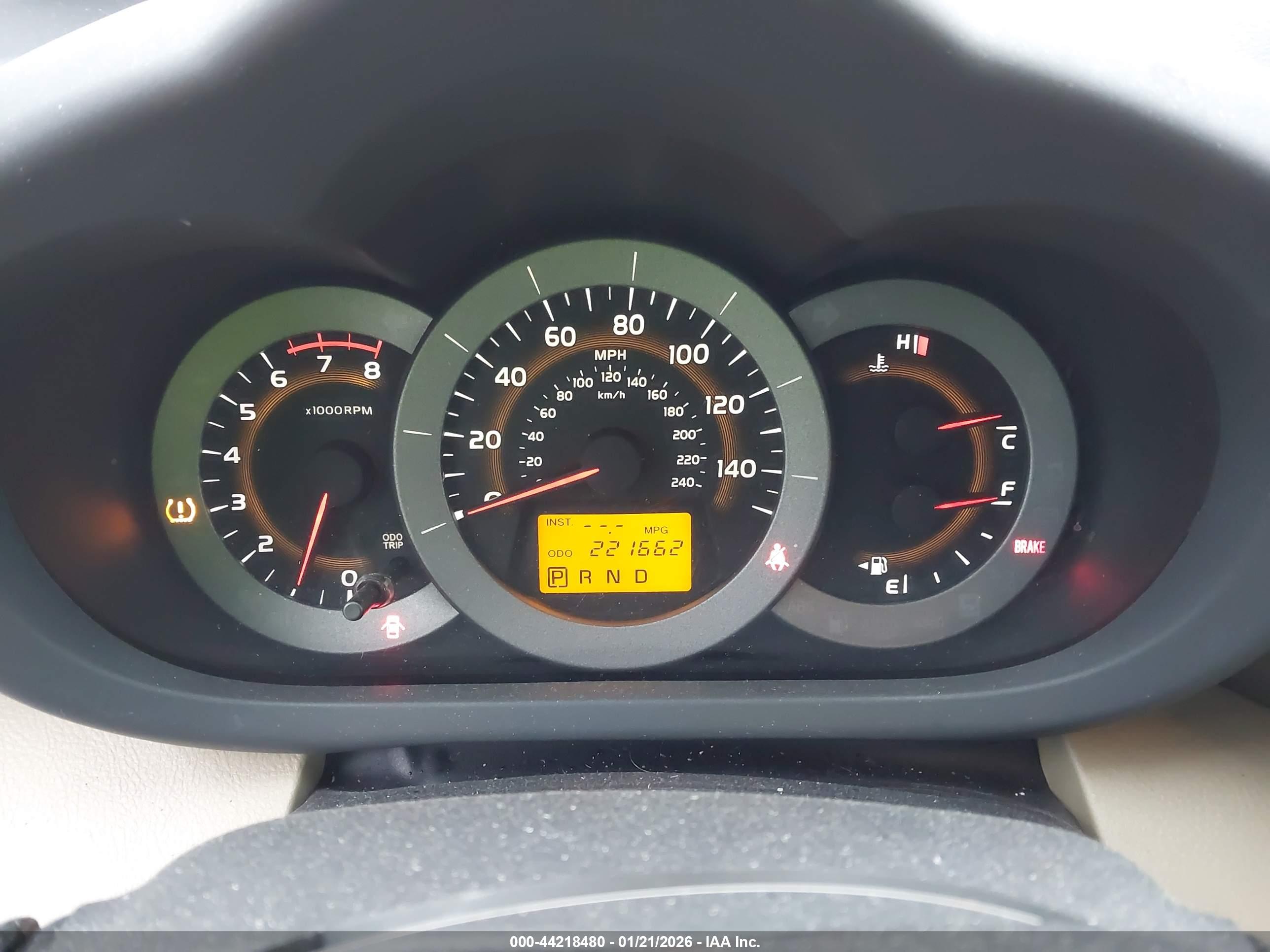 TOYOTA RAV4 image 7