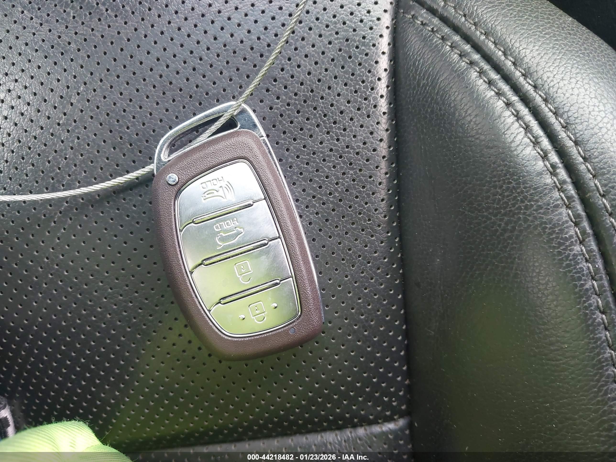 HYUNDAI TUCSON image 11