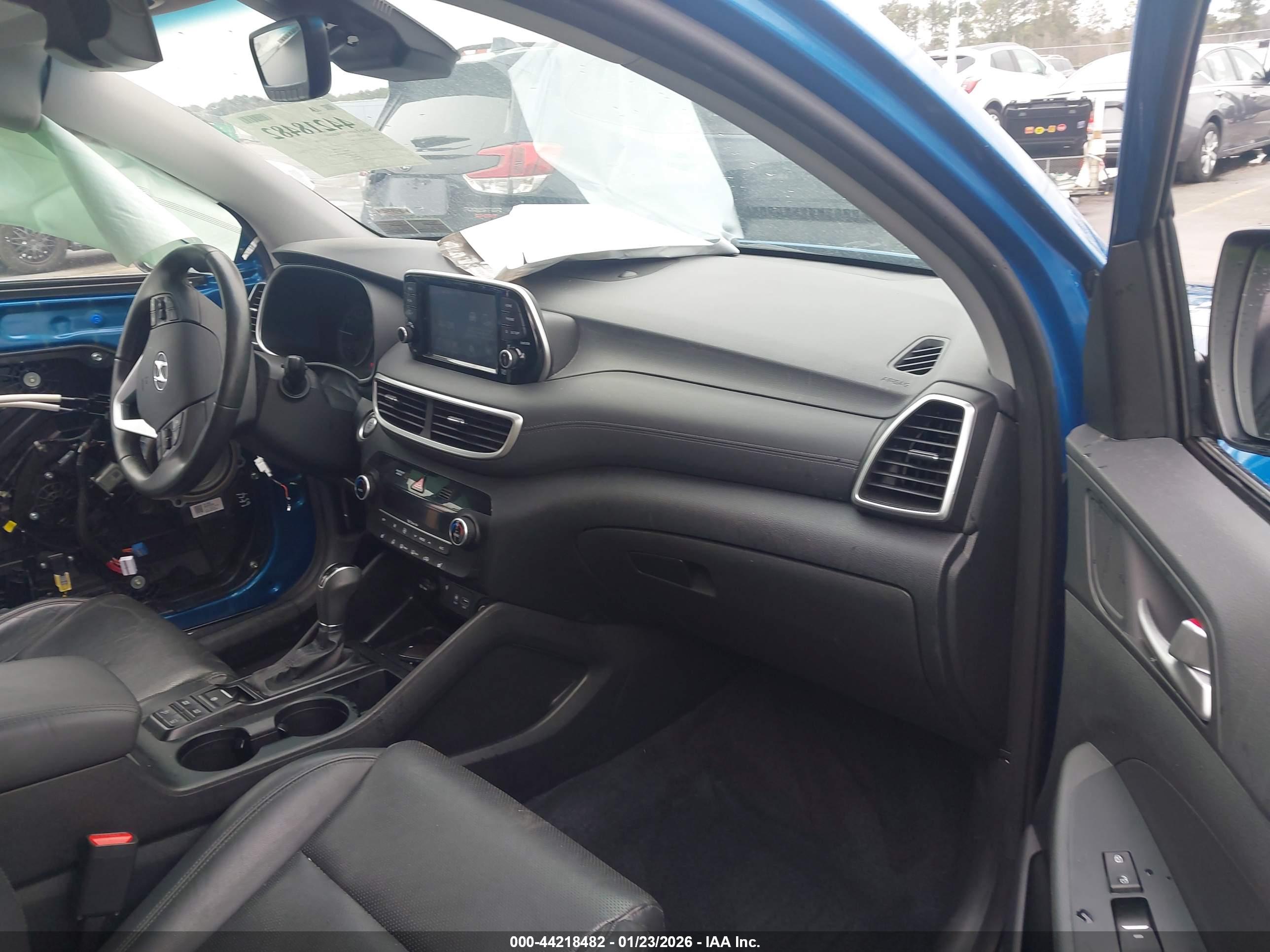 HYUNDAI TUCSON image 5