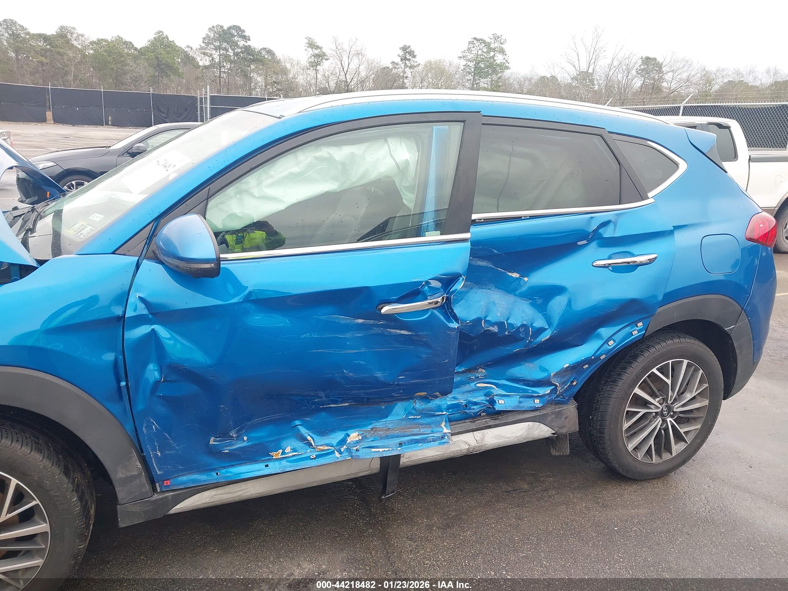 HYUNDAI TUCSON image 6