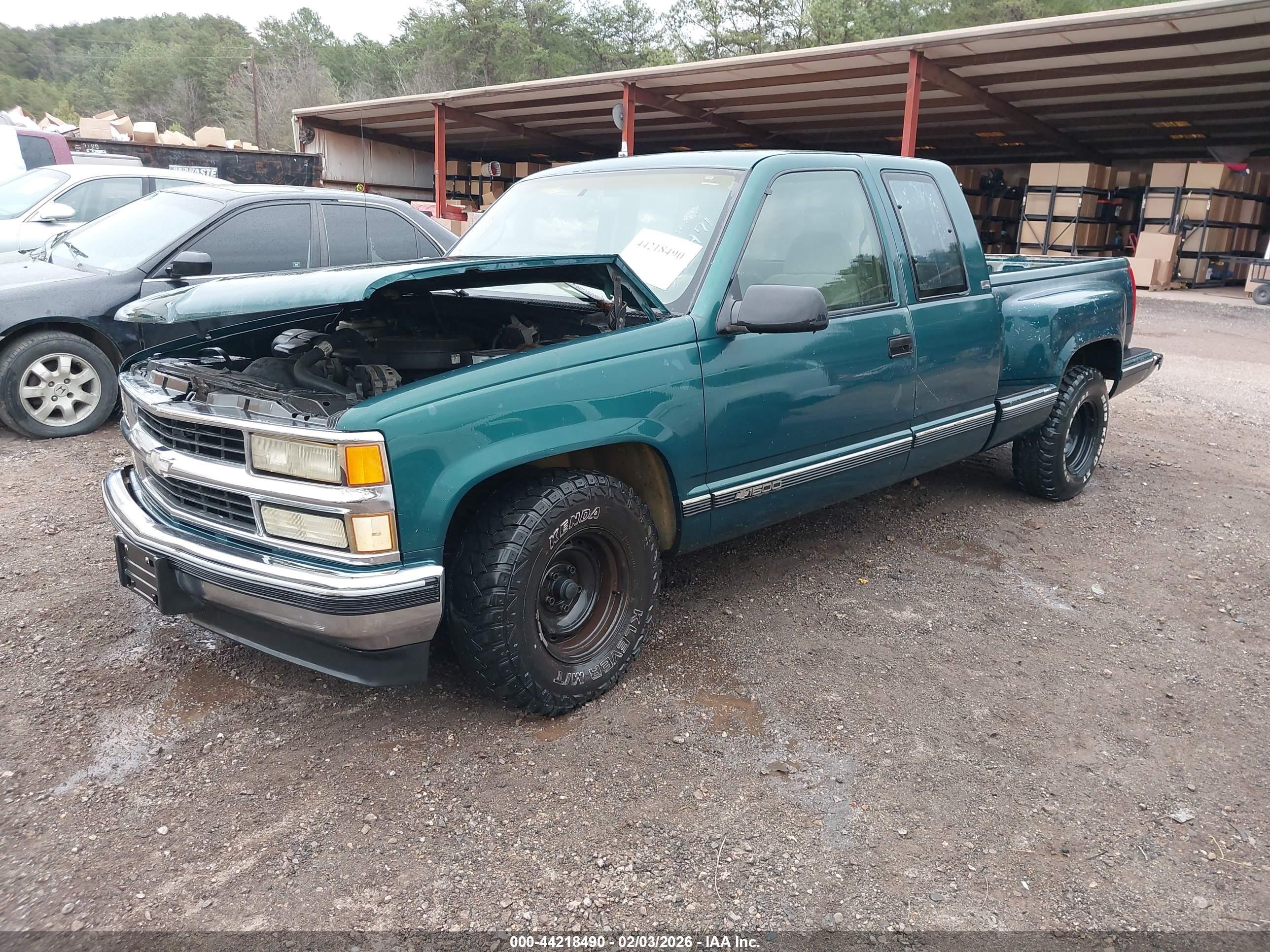 CHEVROLET GMT-400 image 2
