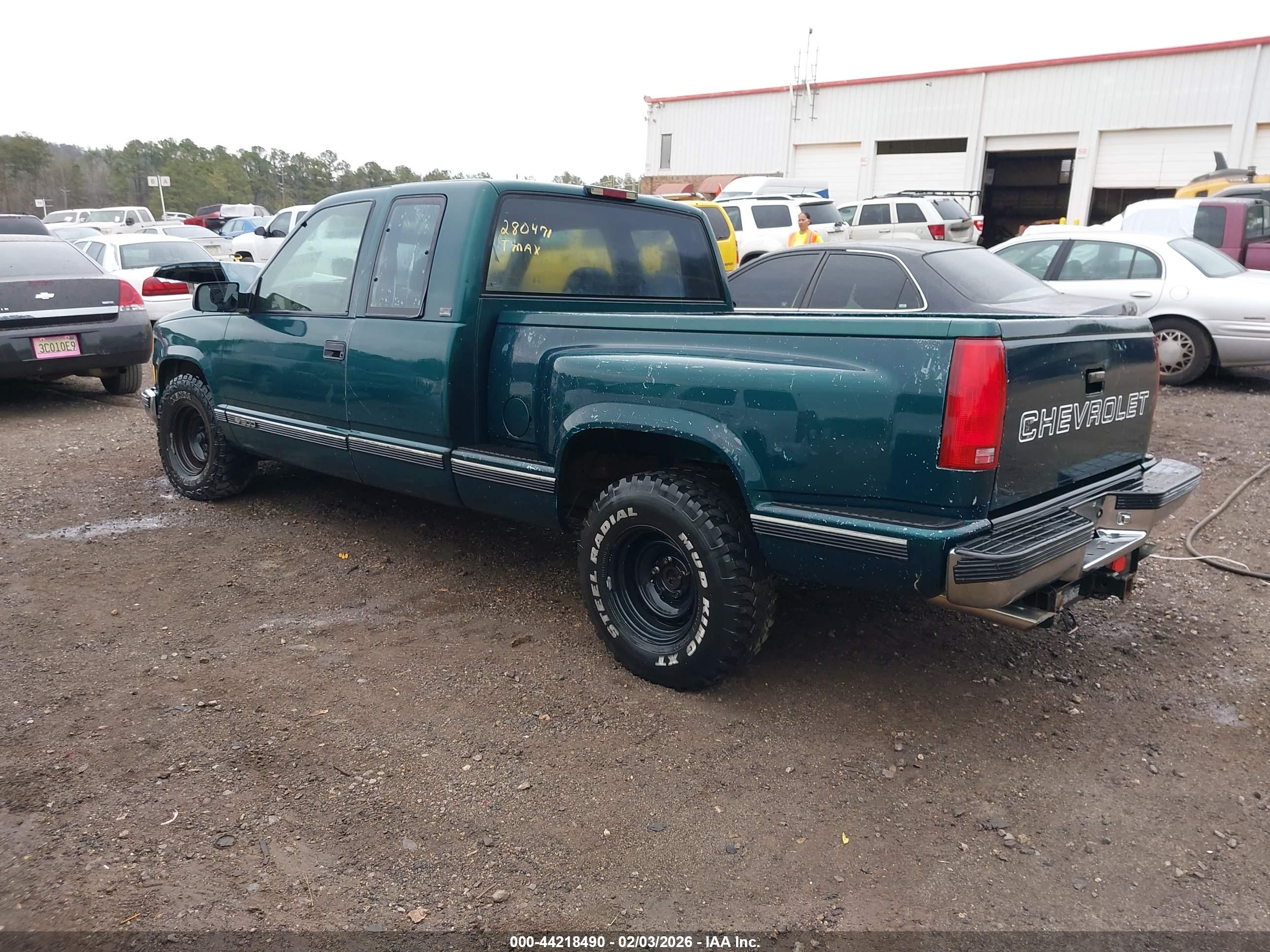 CHEVROLET GMT-400 image 3