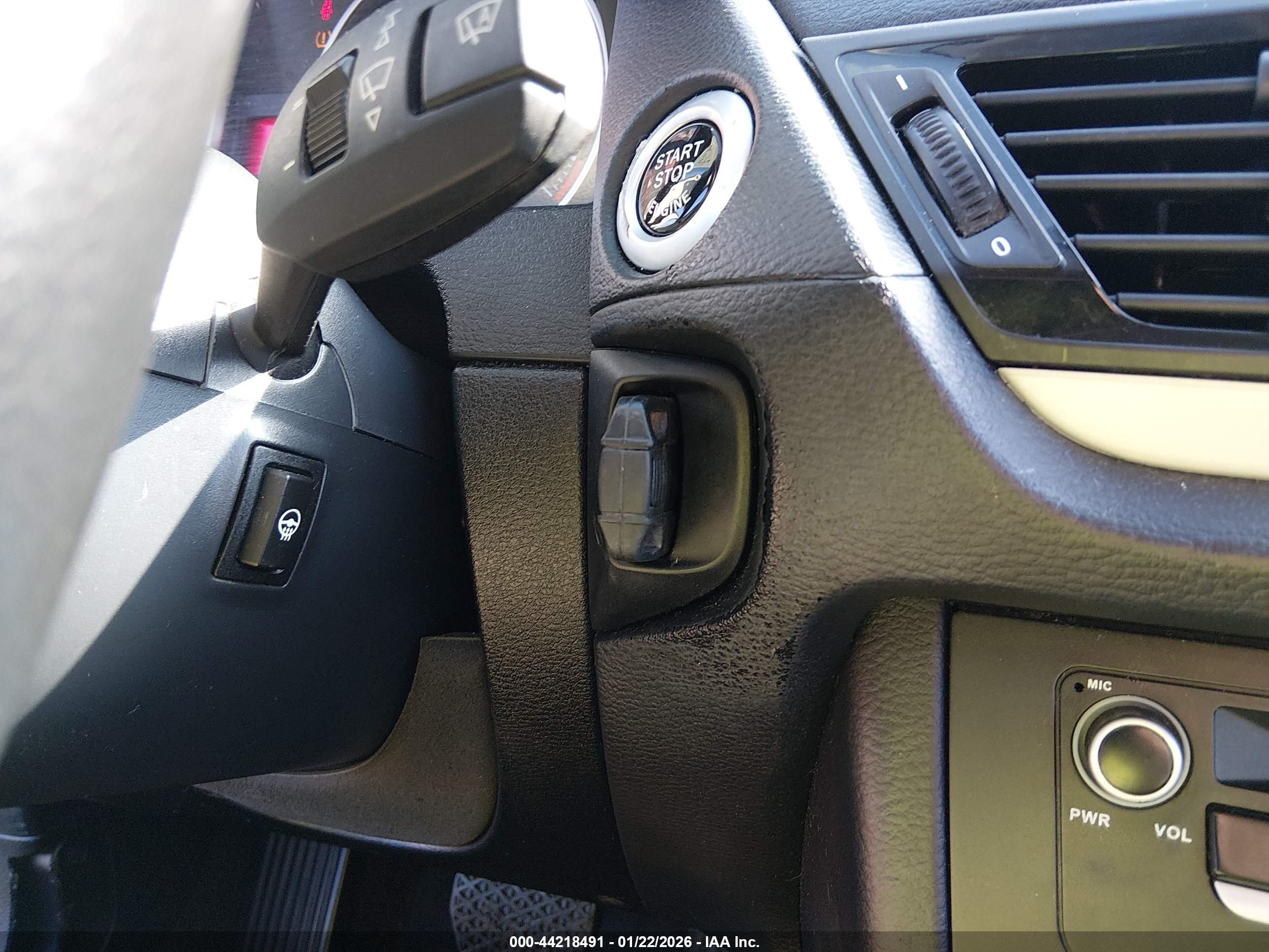 BMW X1 image 11