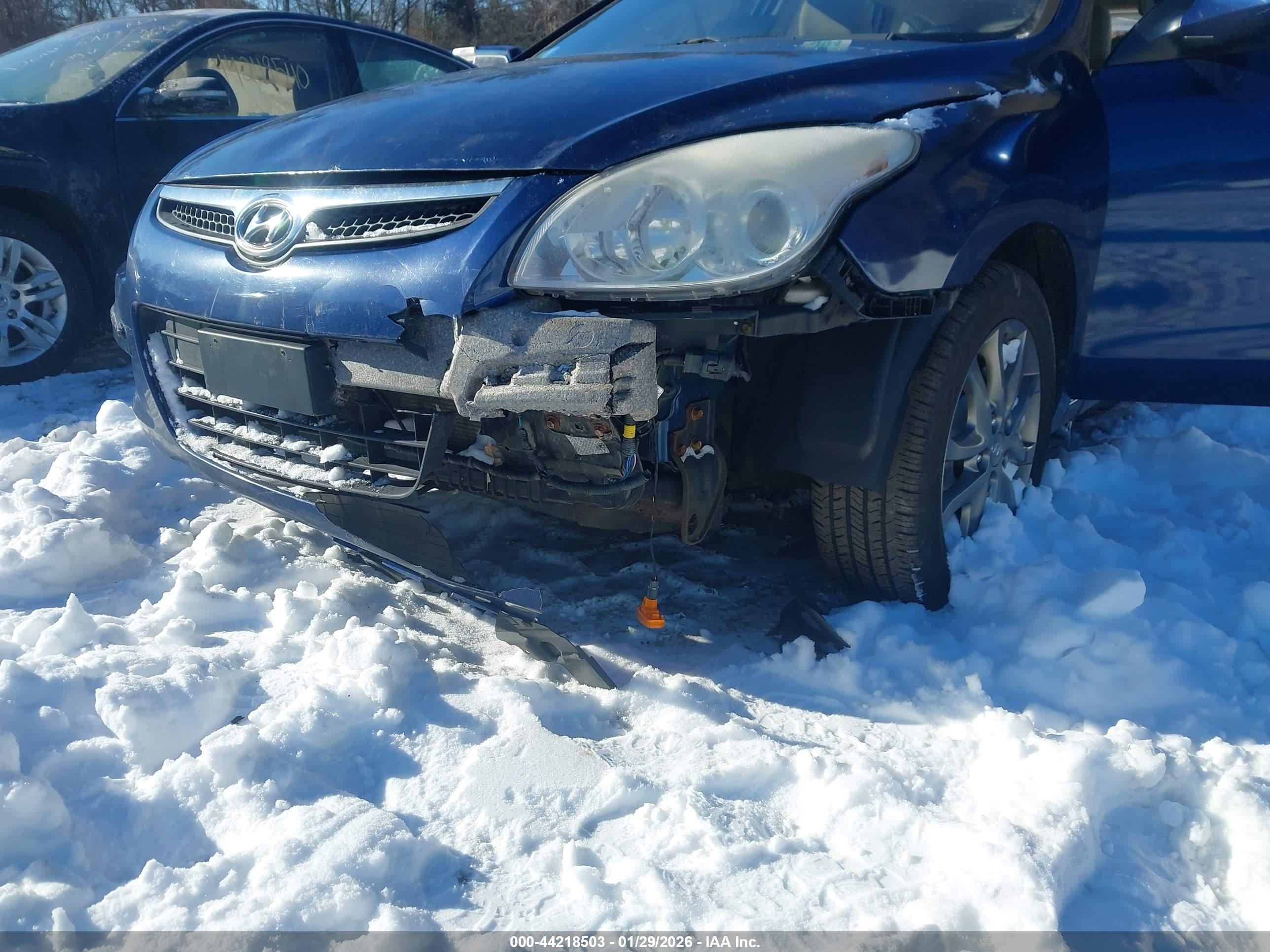 HYUNDAI ELANTRA image 6