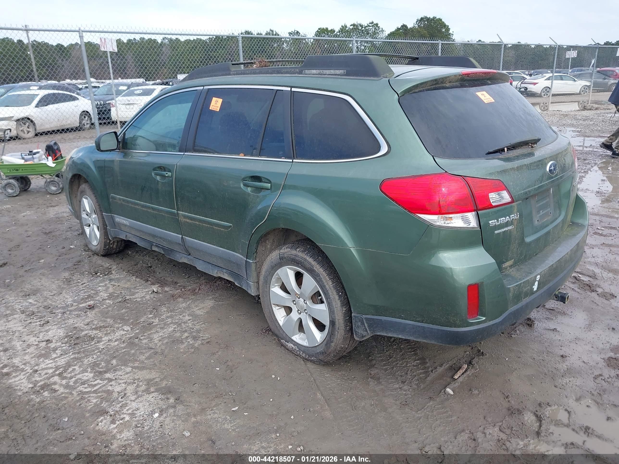 SUBARU OUTBACK image 3