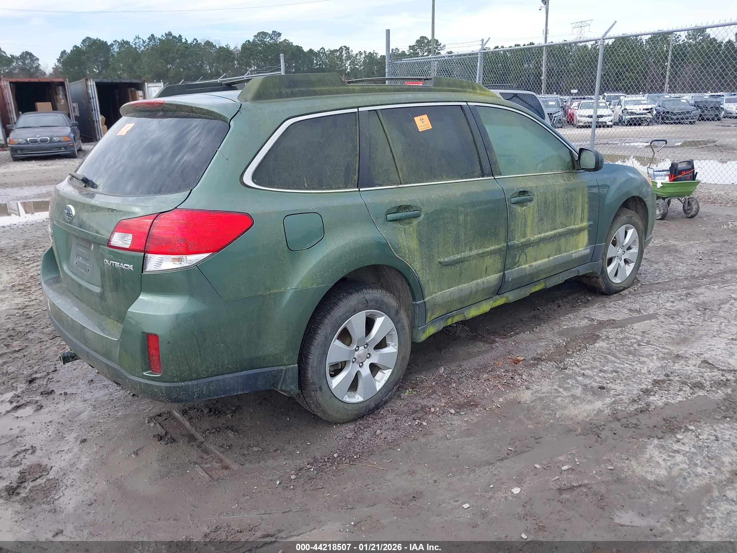 SUBARU OUTBACK image 4
