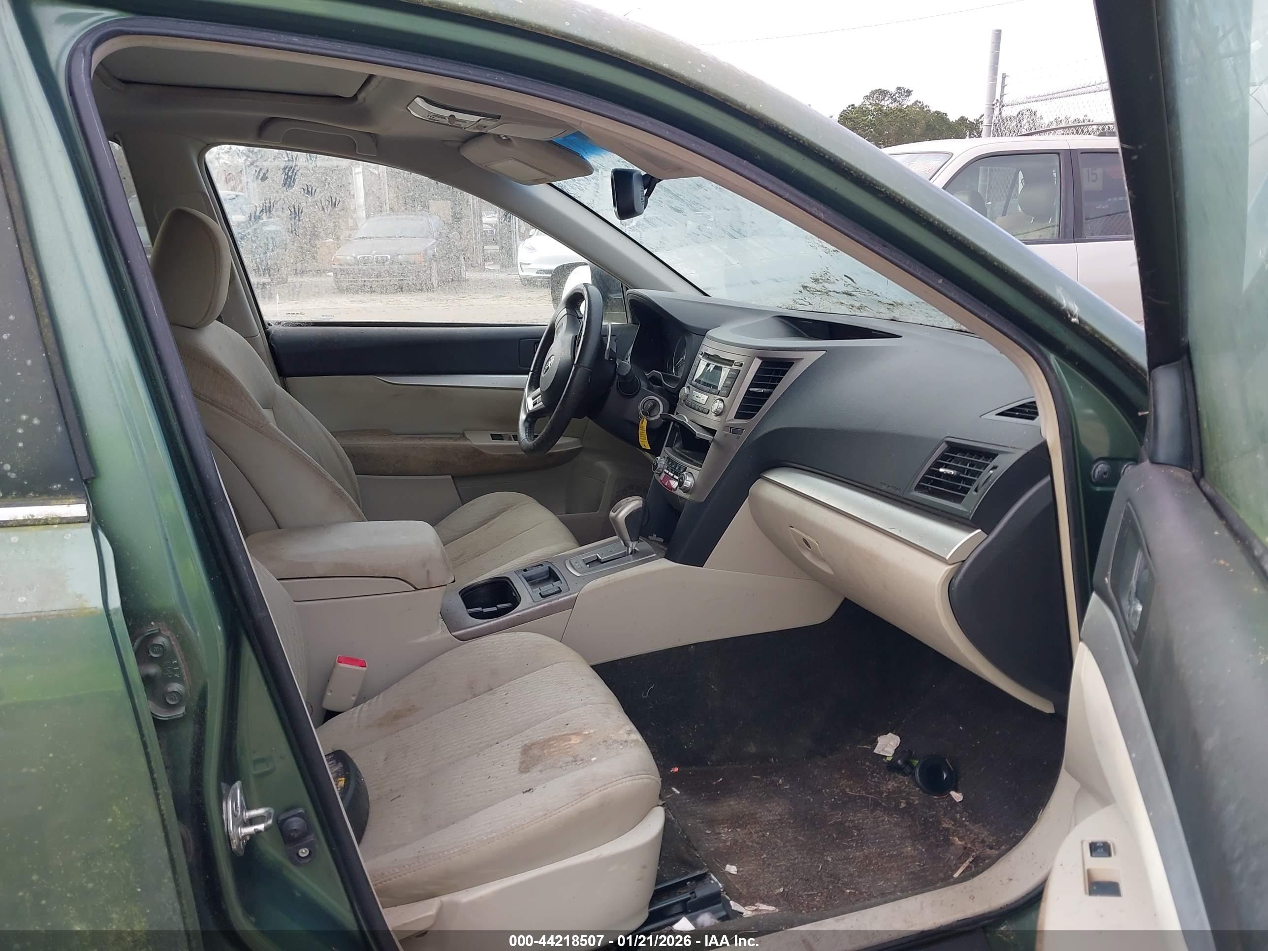 SUBARU OUTBACK image 5