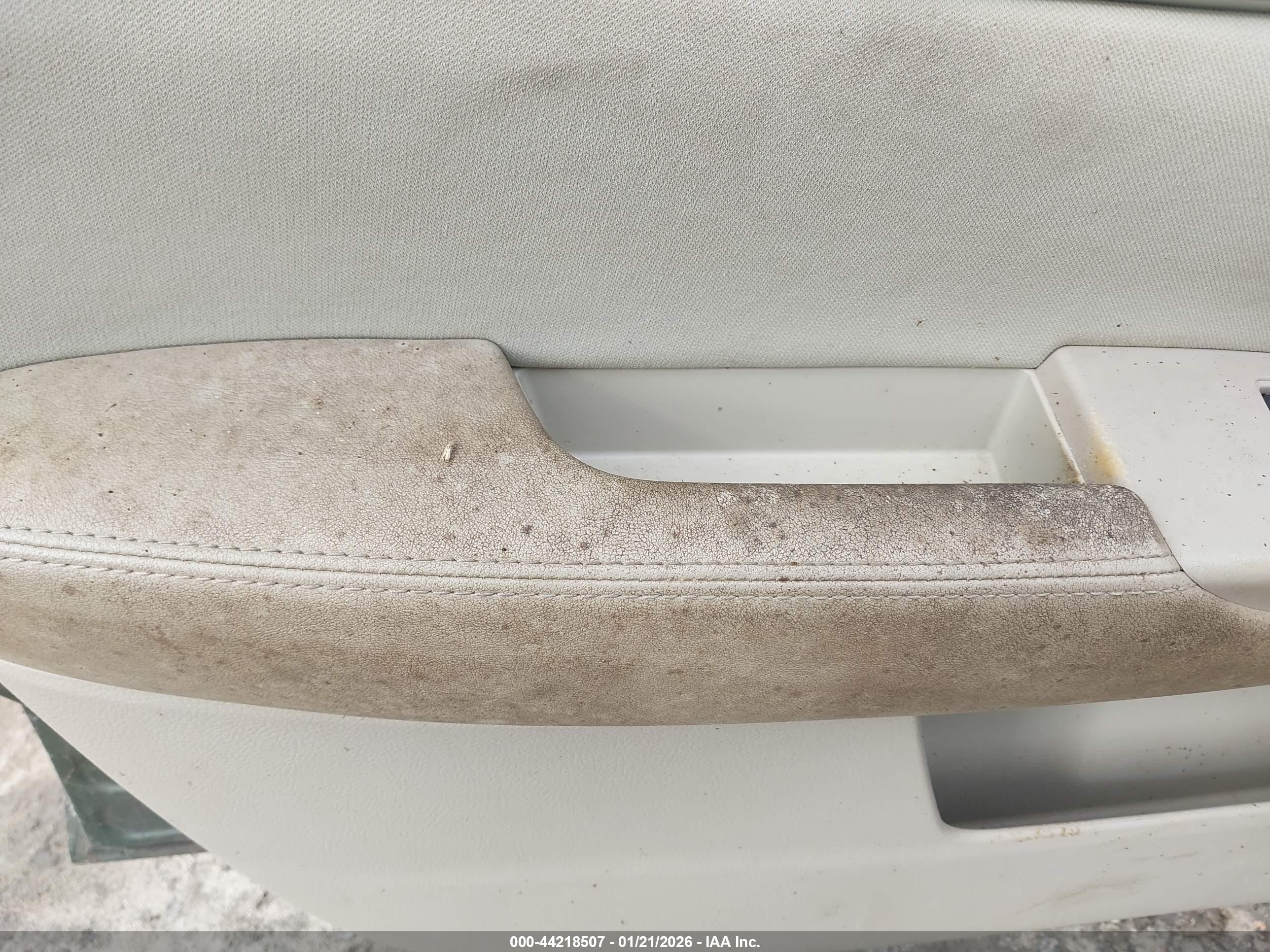 SUBARU OUTBACK image 6