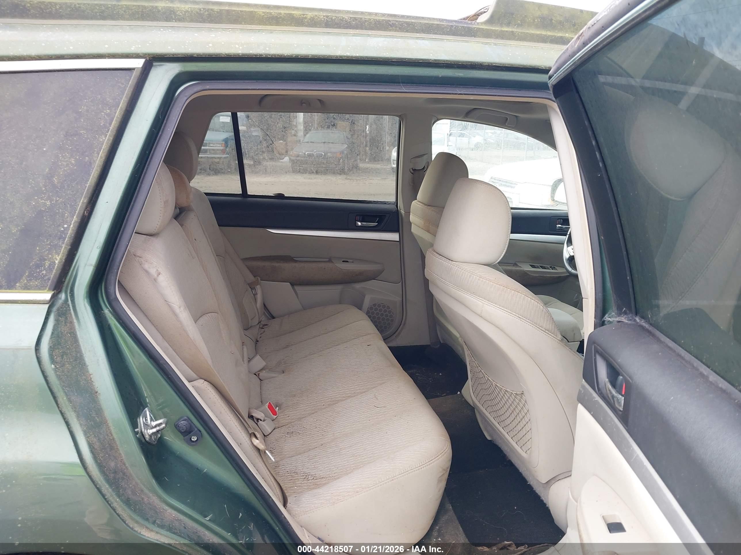 SUBARU OUTBACK image 8