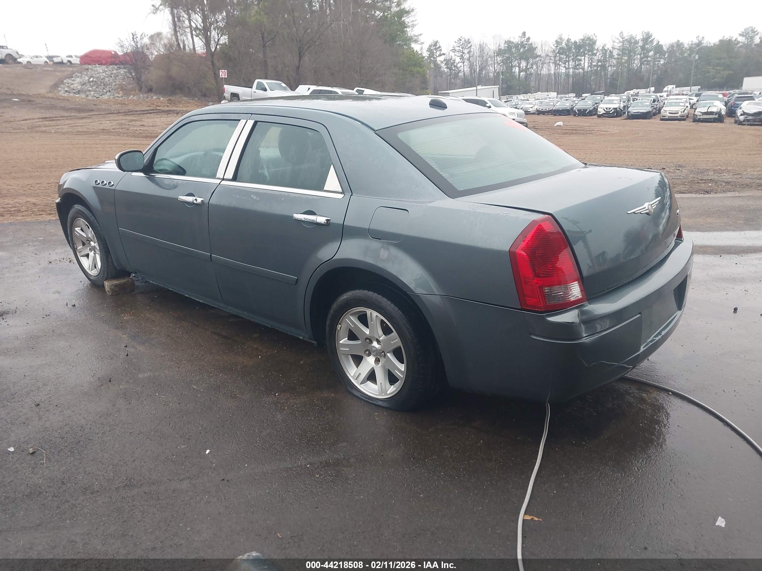 CHRYSLER 300 image 3