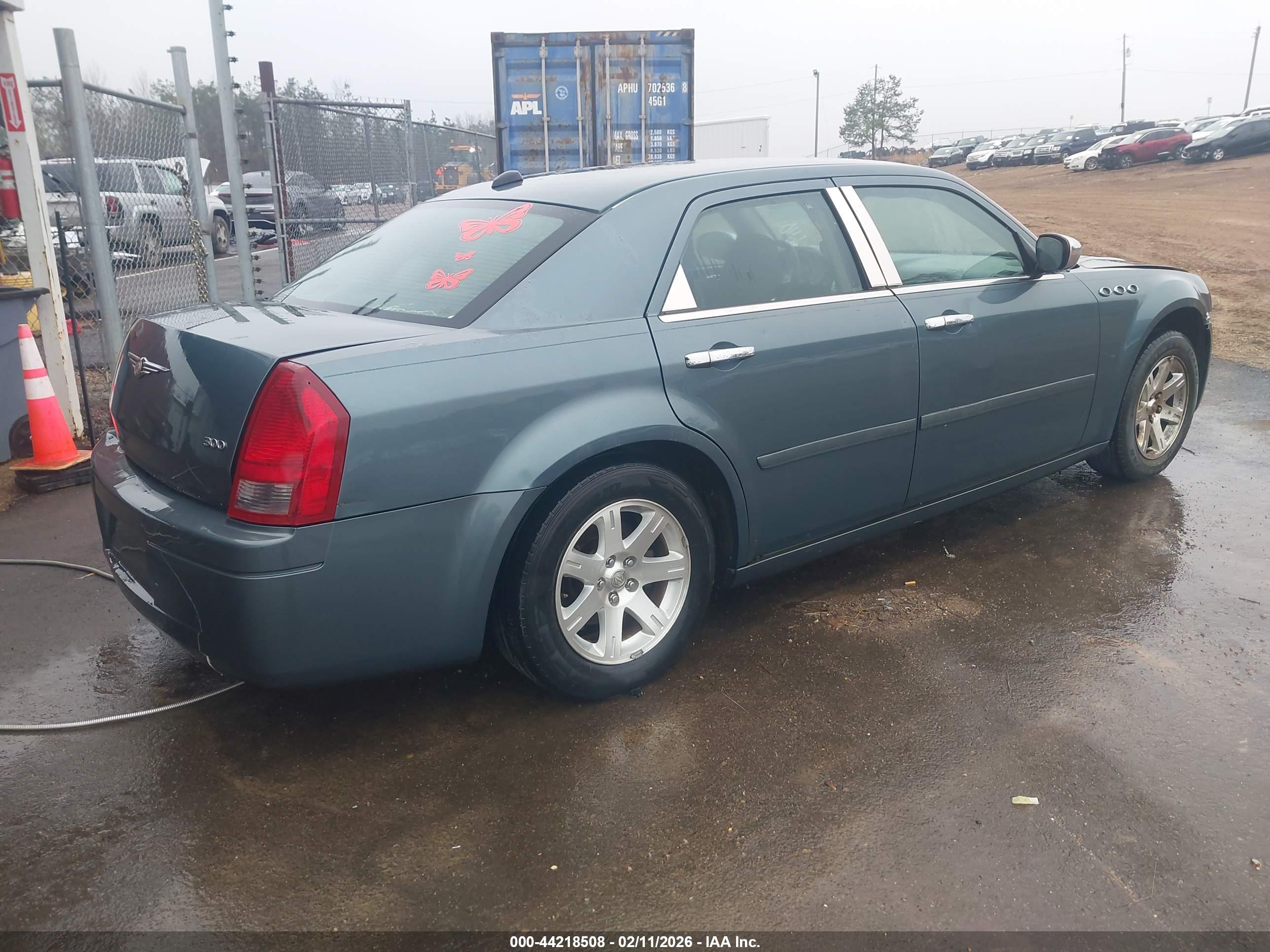 CHRYSLER 300 image 4
