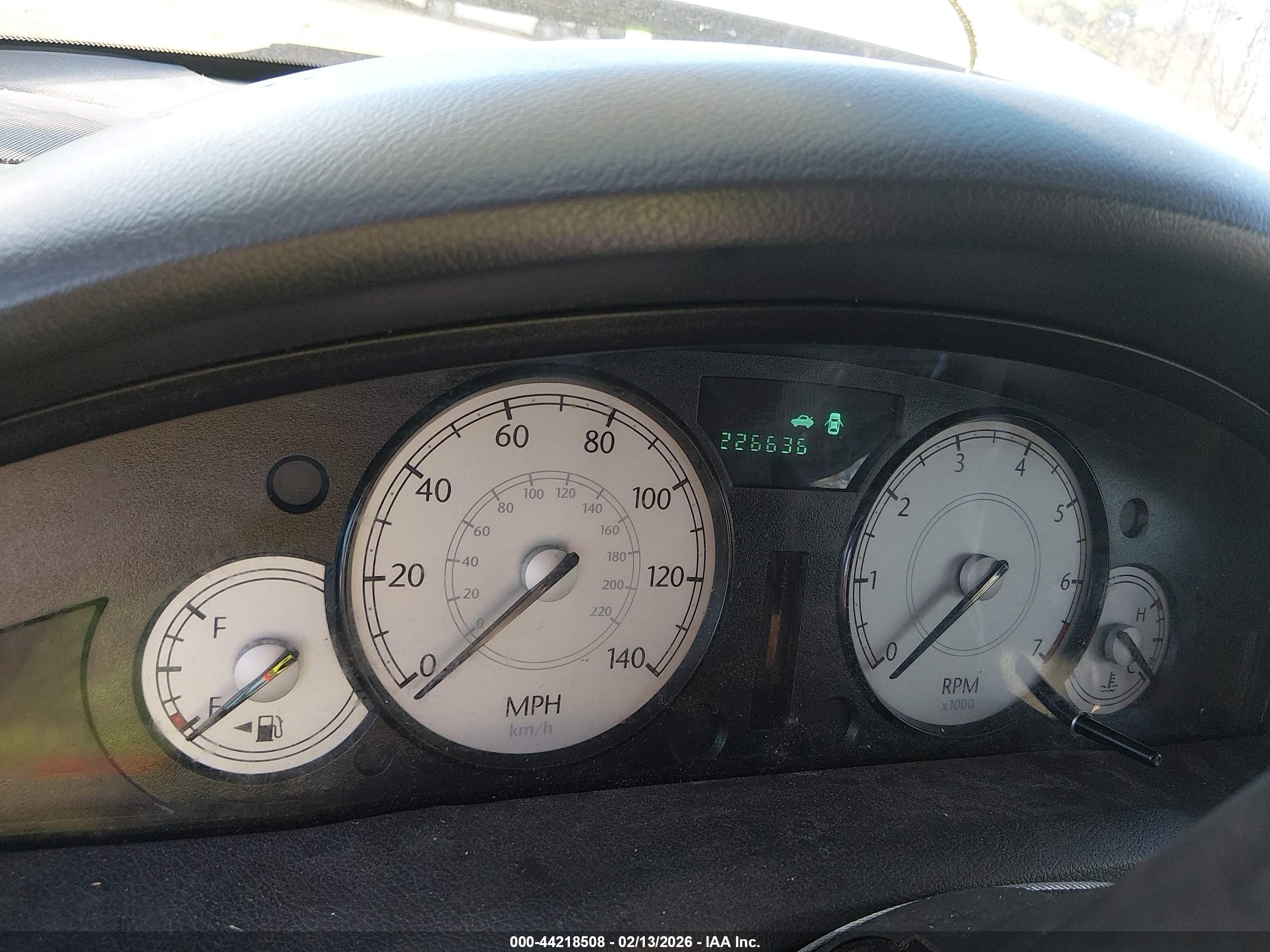 CHRYSLER 300 image 7