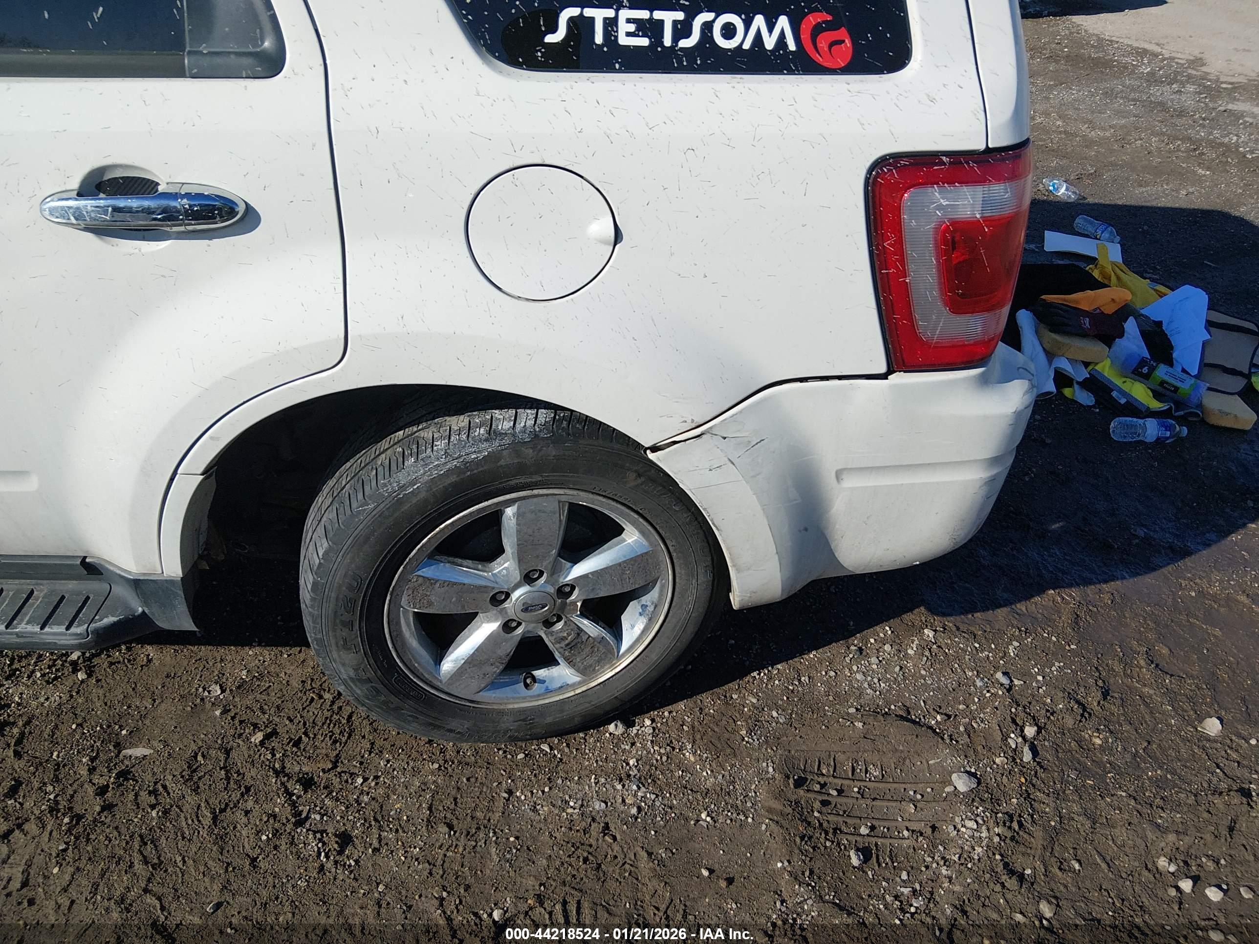 FORD ESCAPE image 6