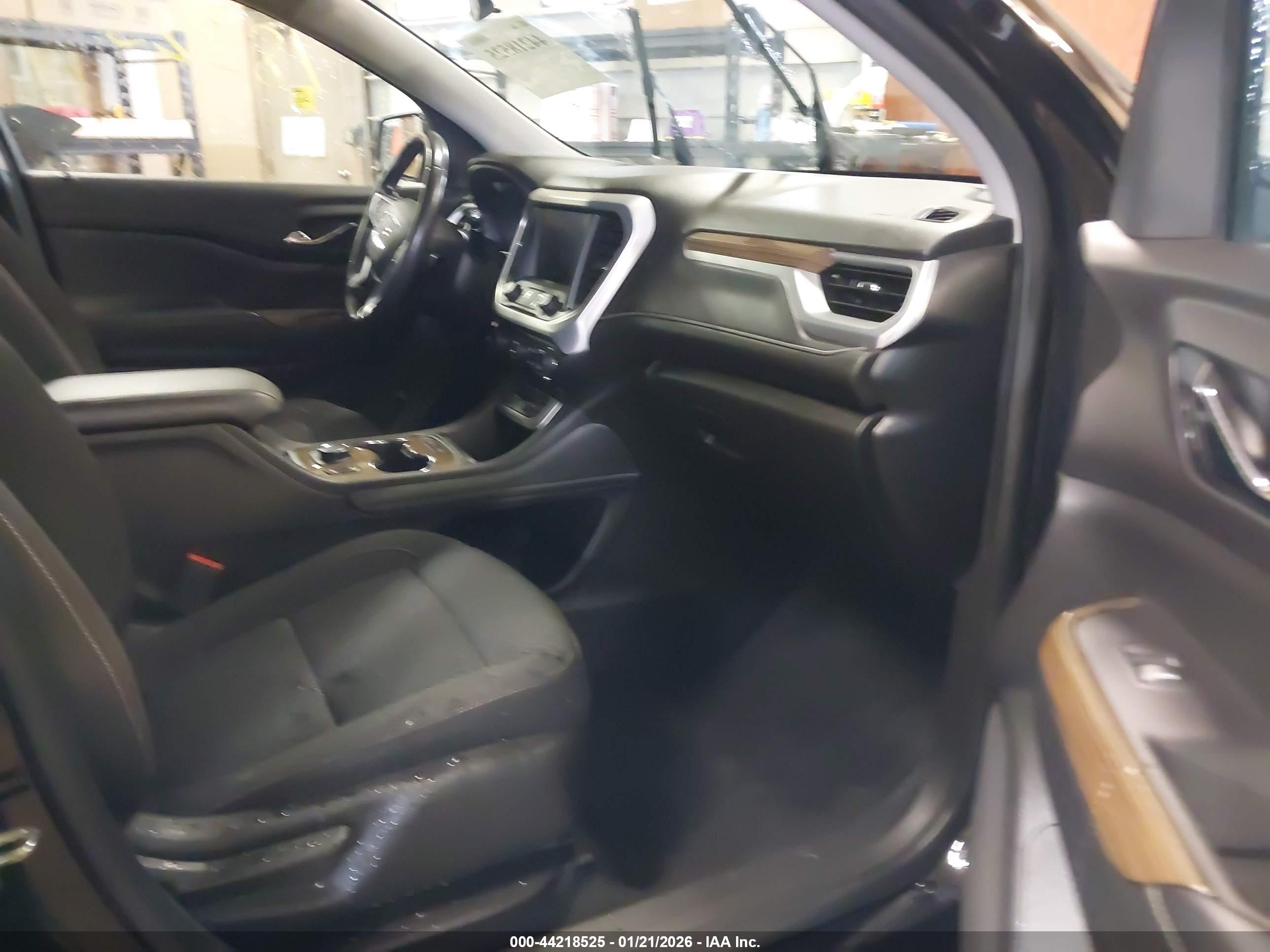 GMC ACADIA image 5