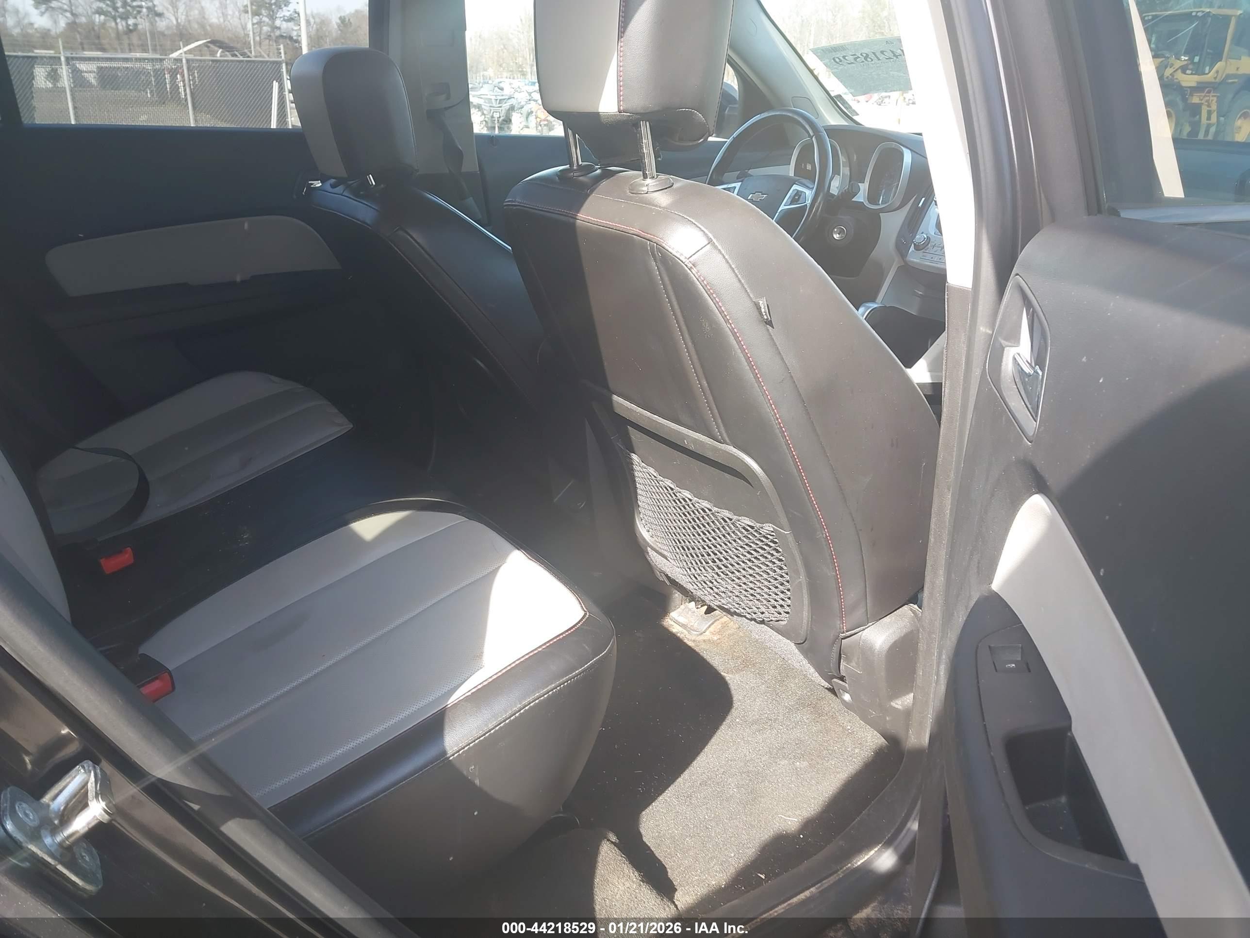 CHEVROLET EQUINOX image 8