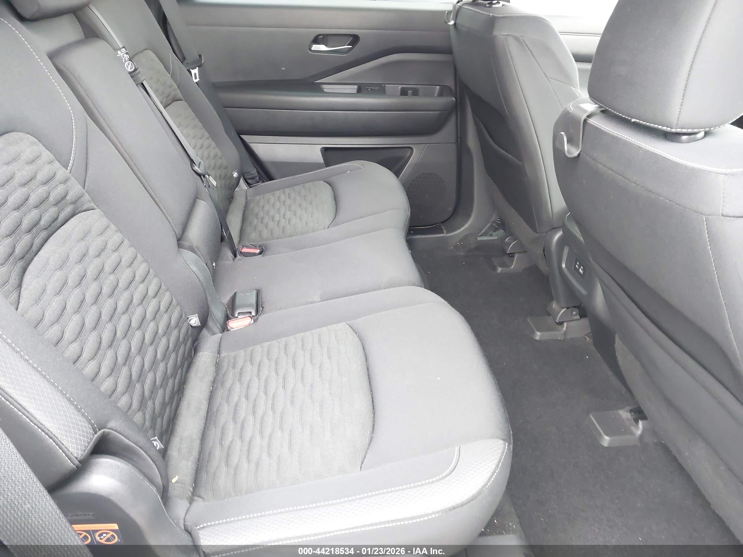 NISSAN PATHFINDER image 8