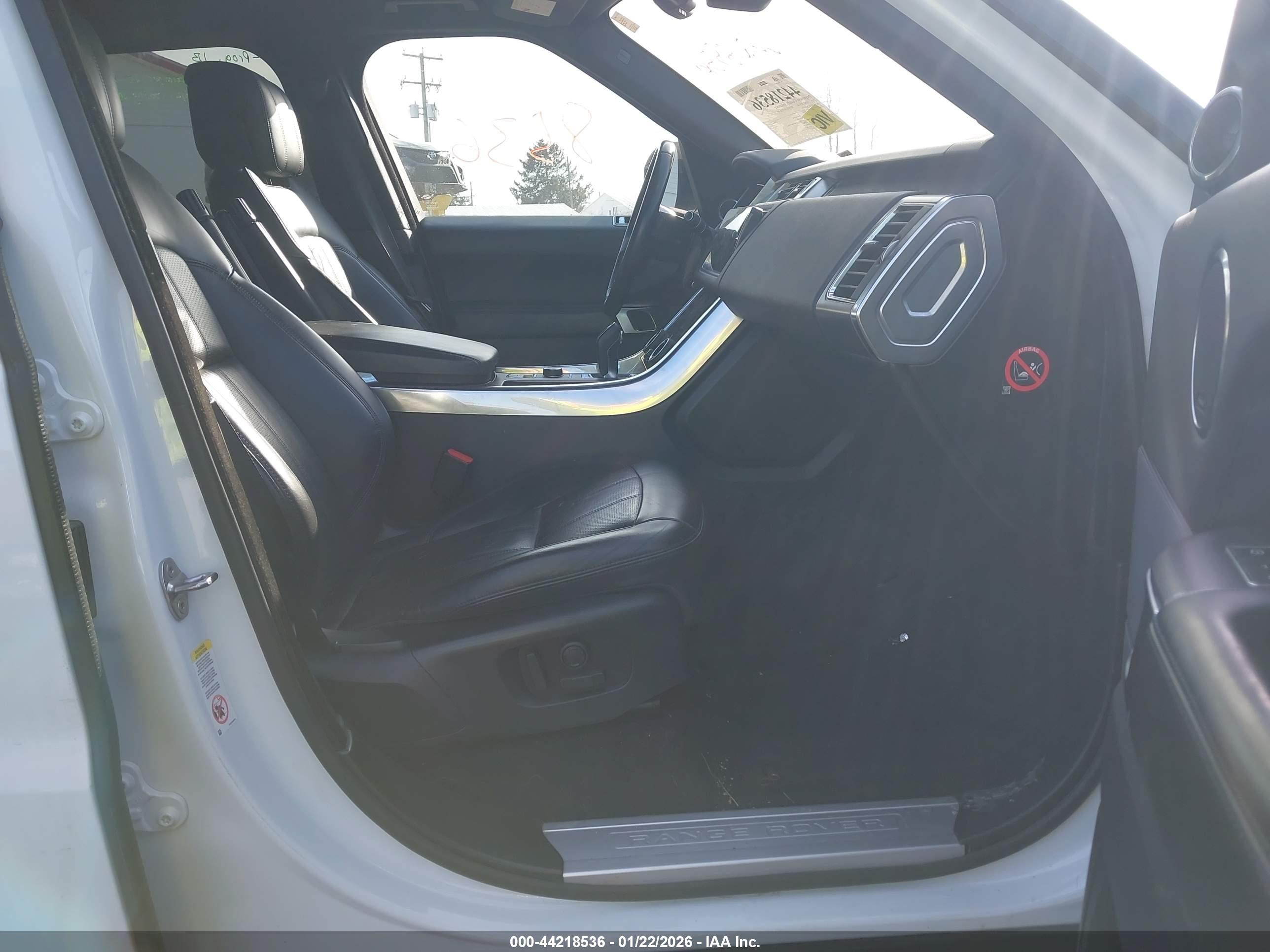 LAND ROVER image 5