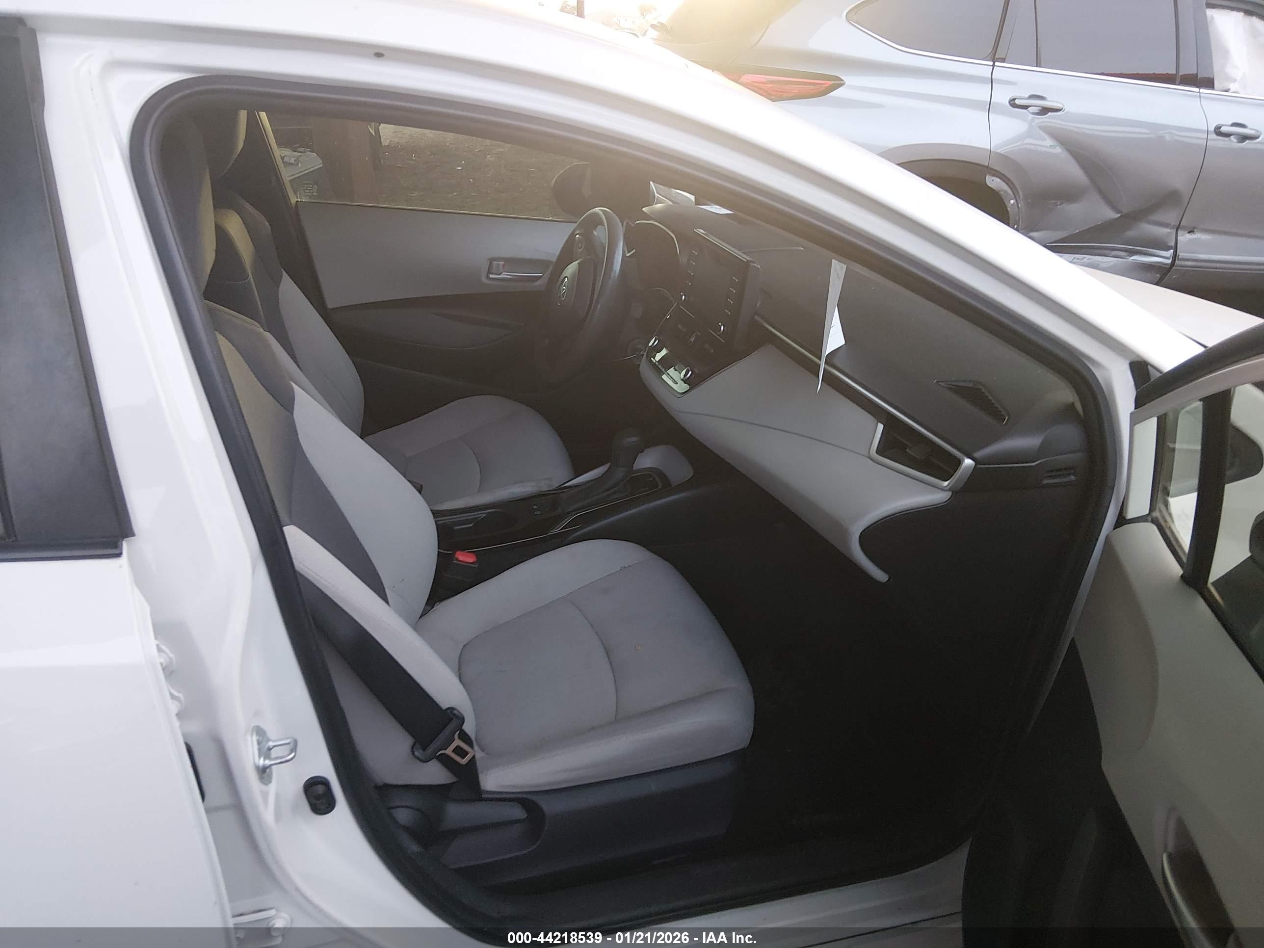TOYOTA COROLLA image 5