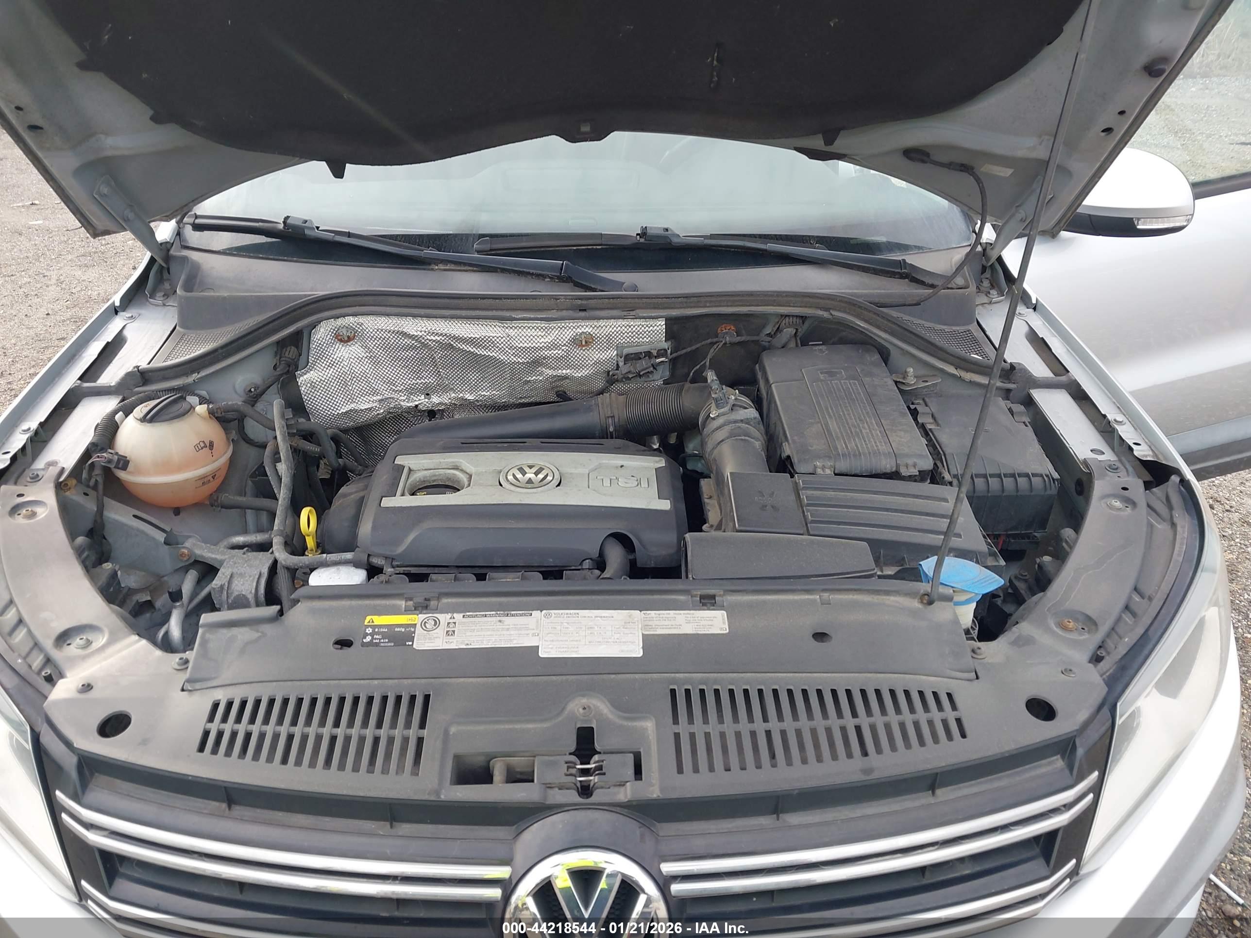 VOLKSWAGEN TIGUAN image 10