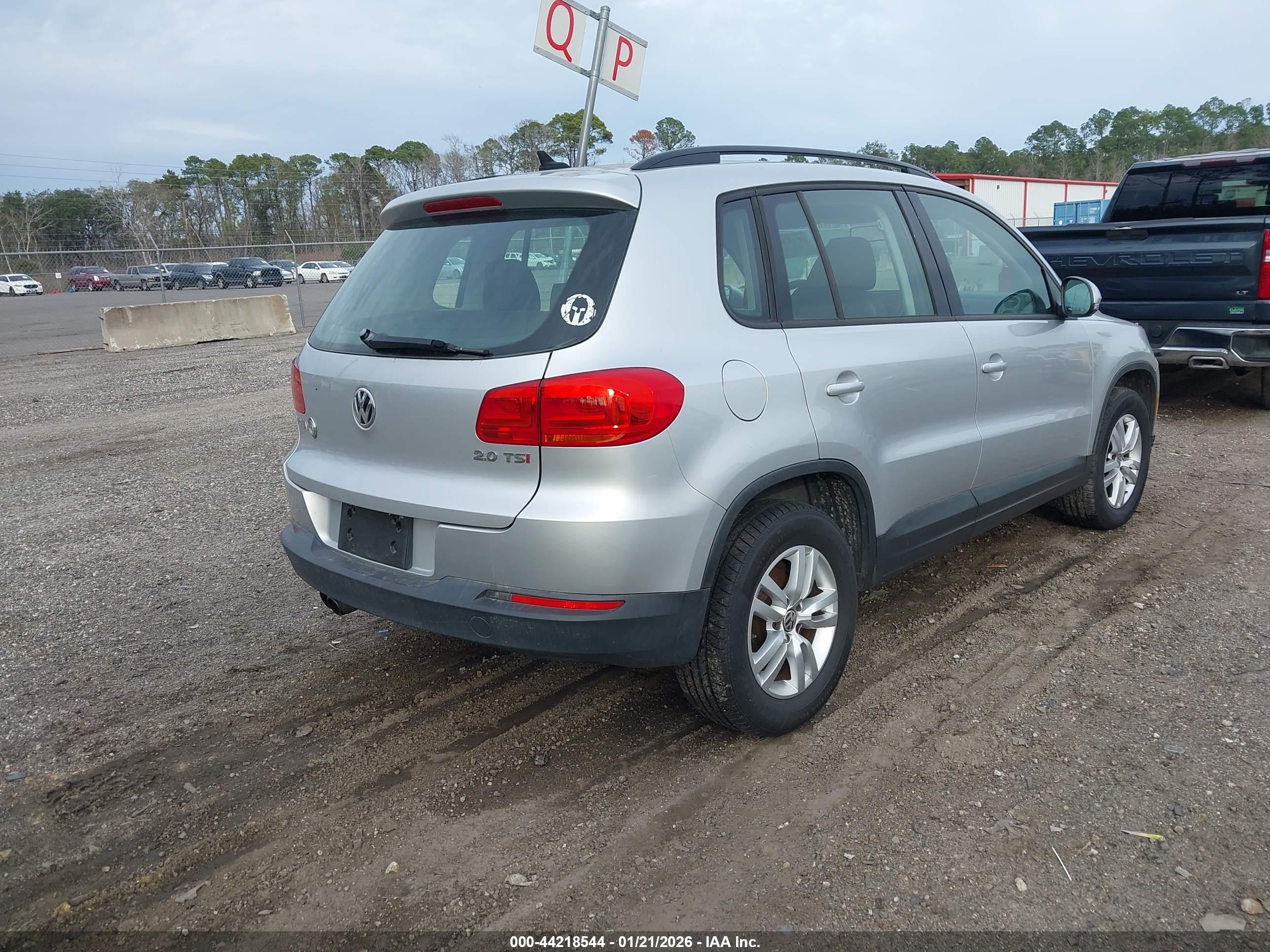 VOLKSWAGEN TIGUAN image 4