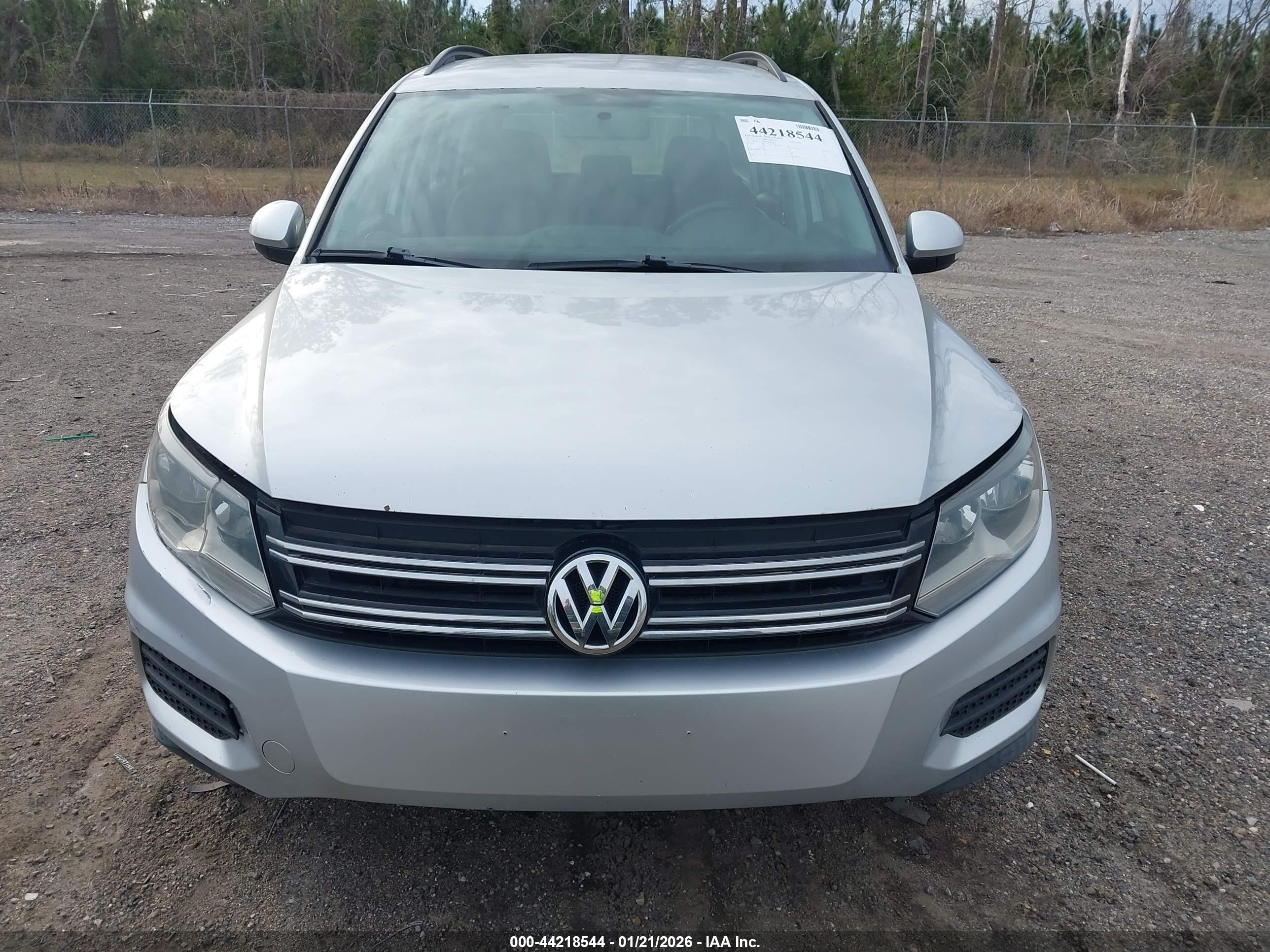 VOLKSWAGEN TIGUAN image 6