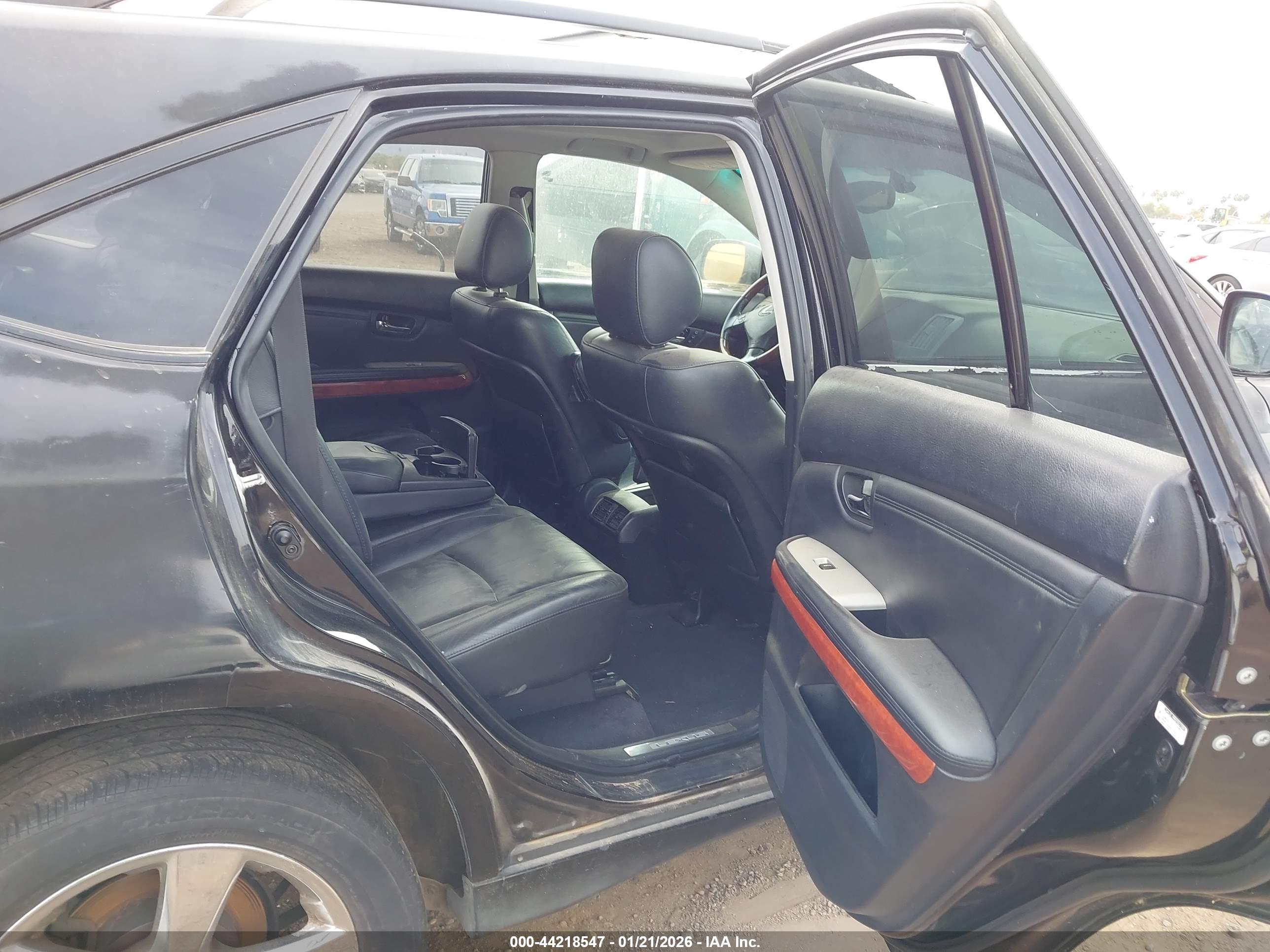 LEXUS RX image 8