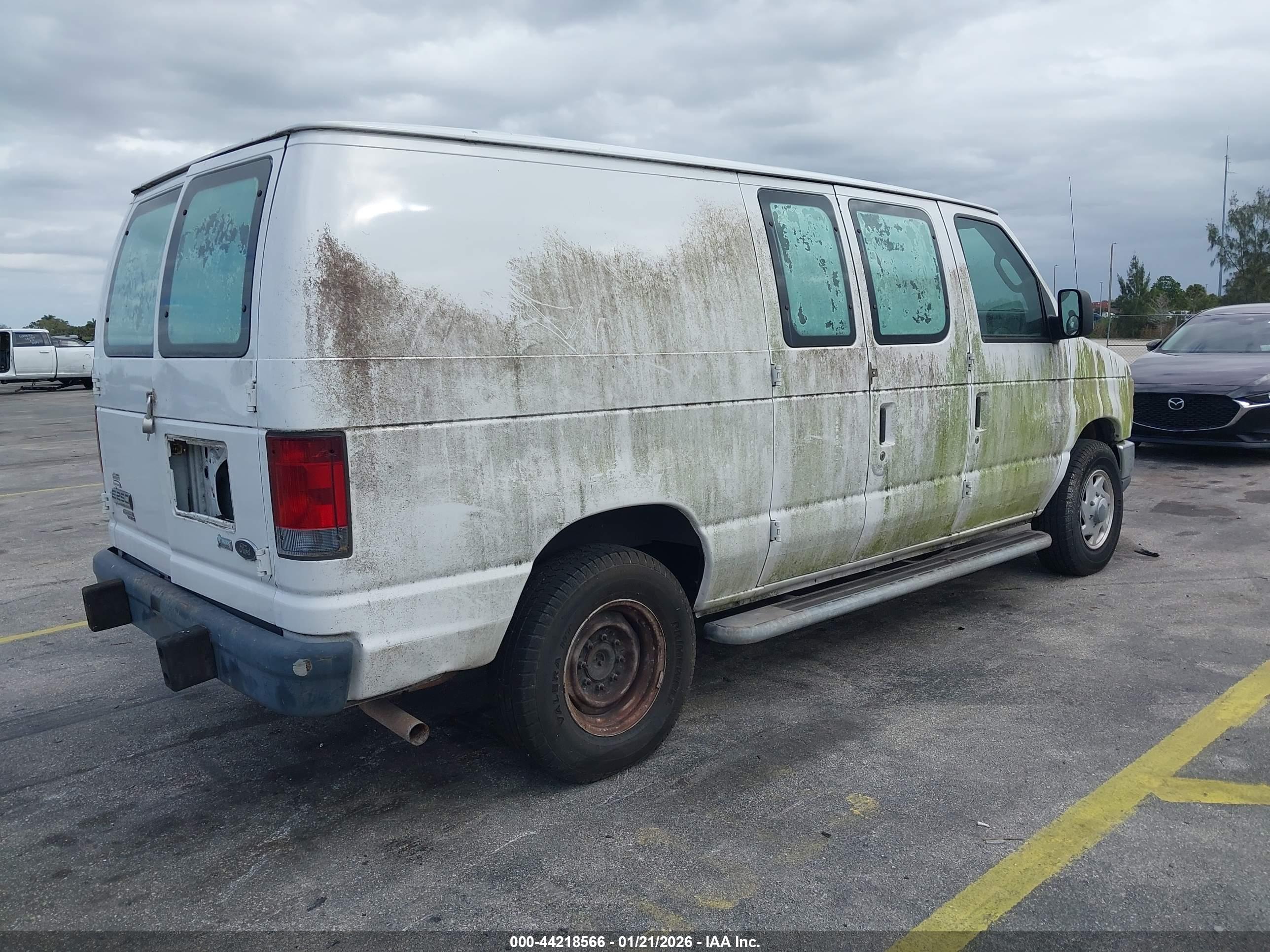 FORD E-250 image 4