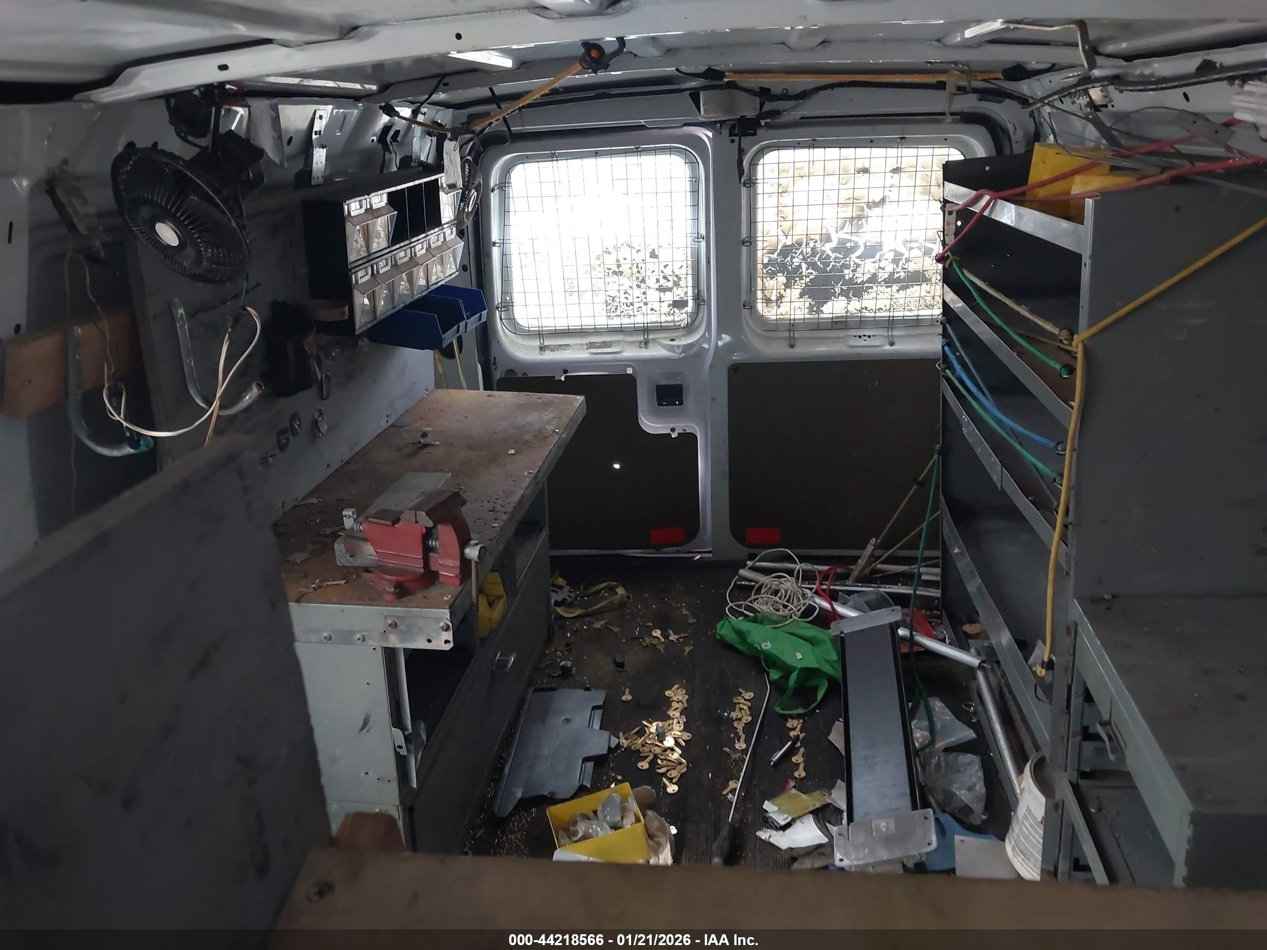 FORD E-250 image 8