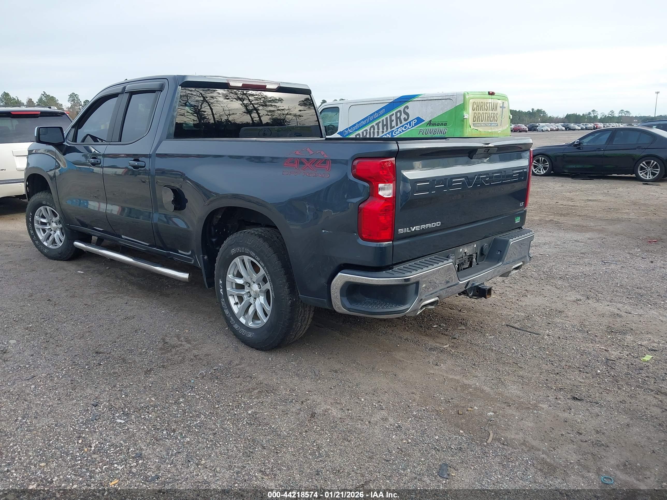 CHEVROLET SILVERADO image 3