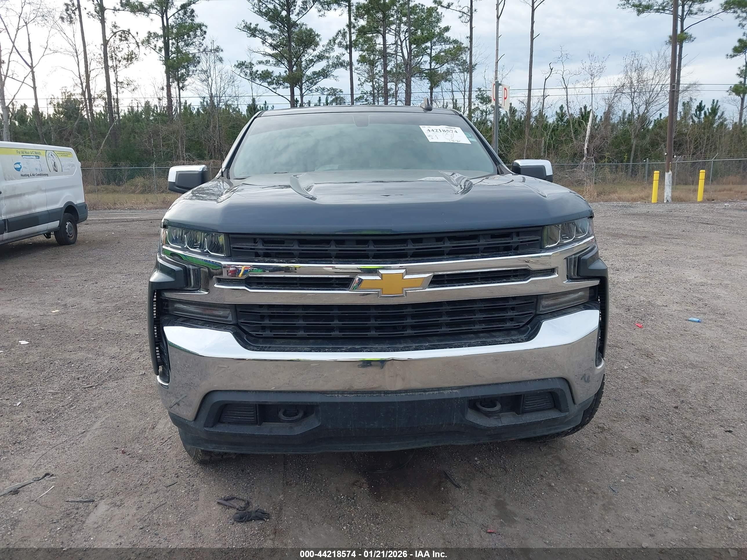 CHEVROLET SILVERADO image 6