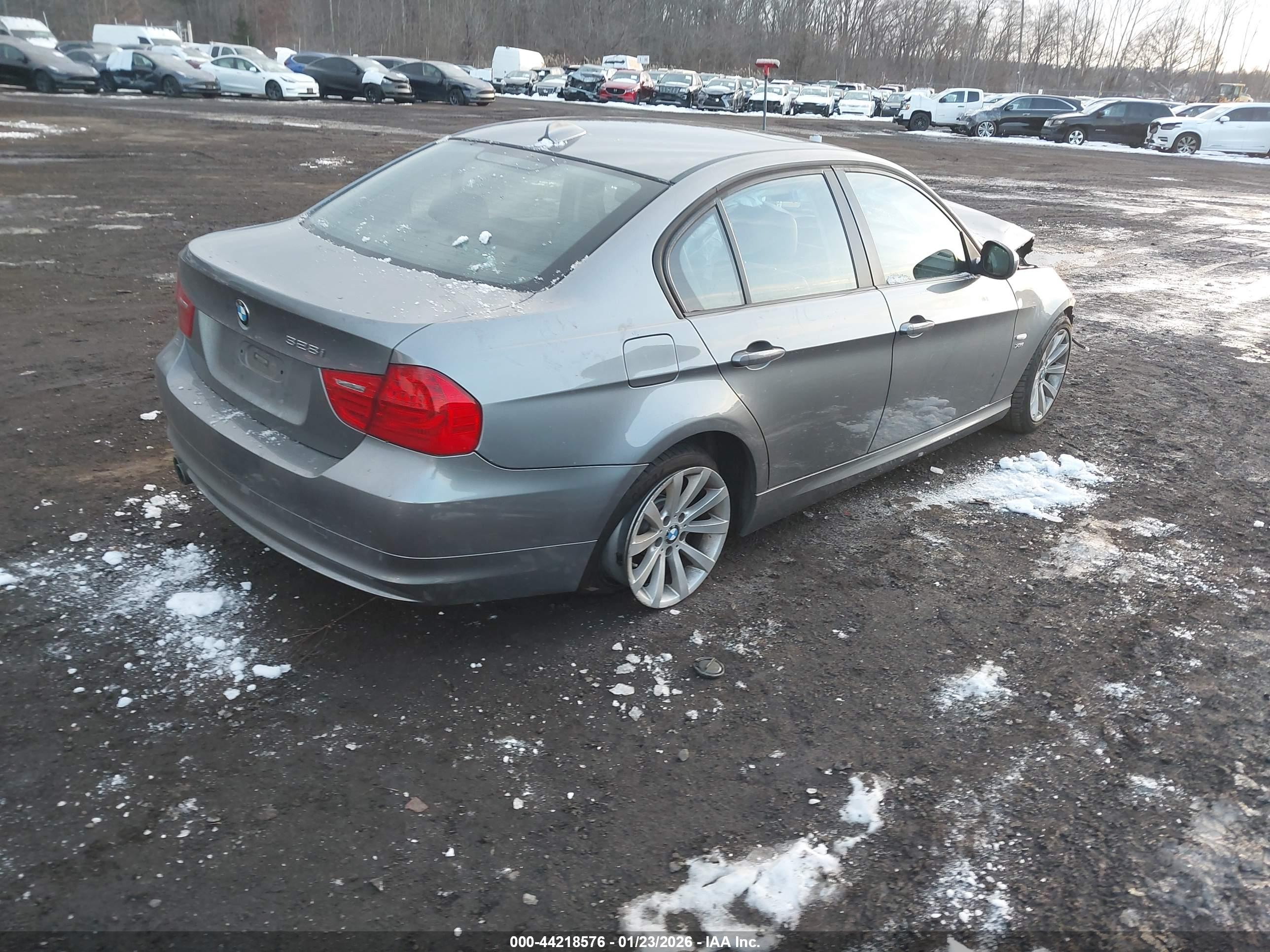 BMW 328I image 4