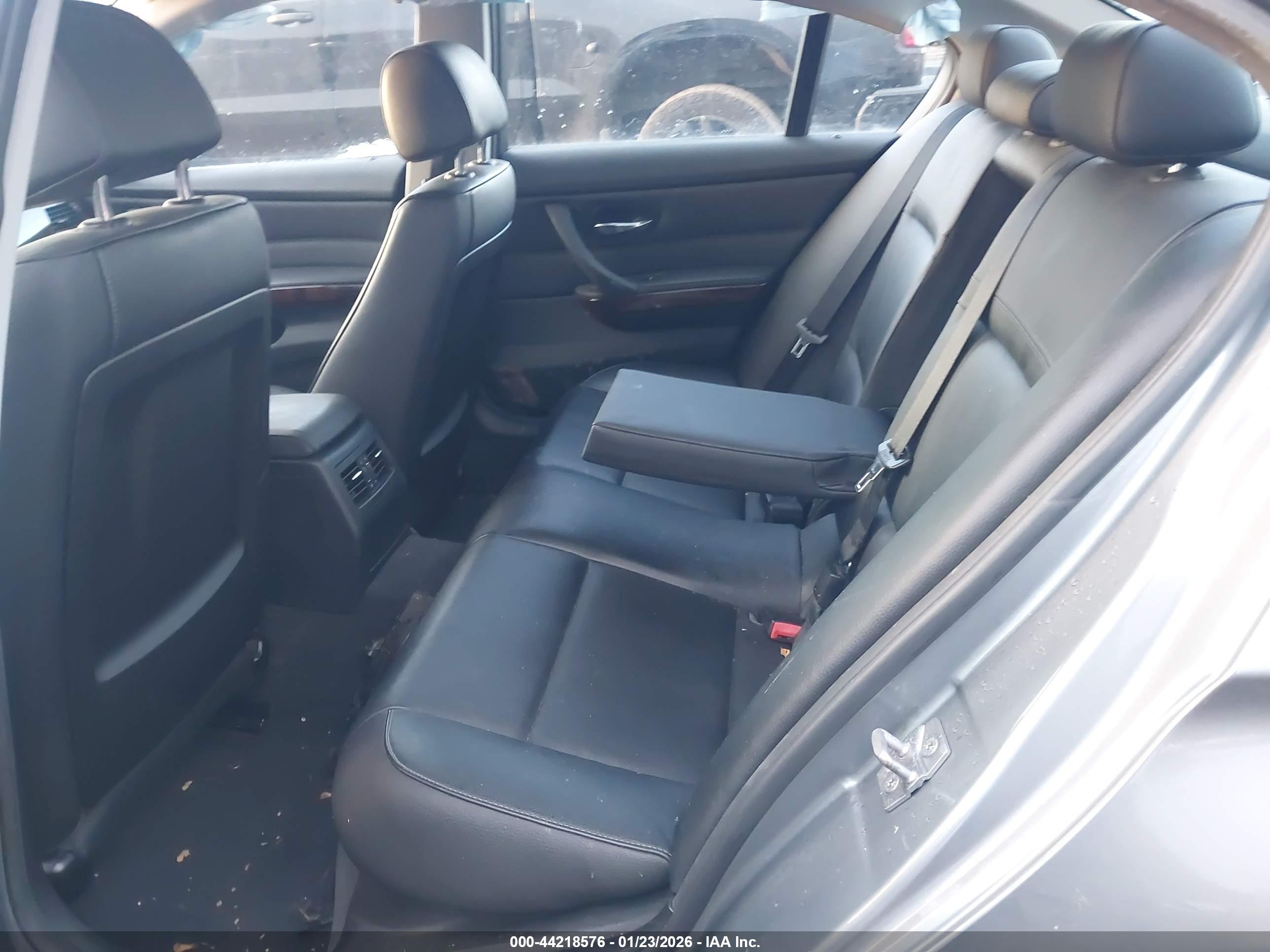 BMW 328I image 8
