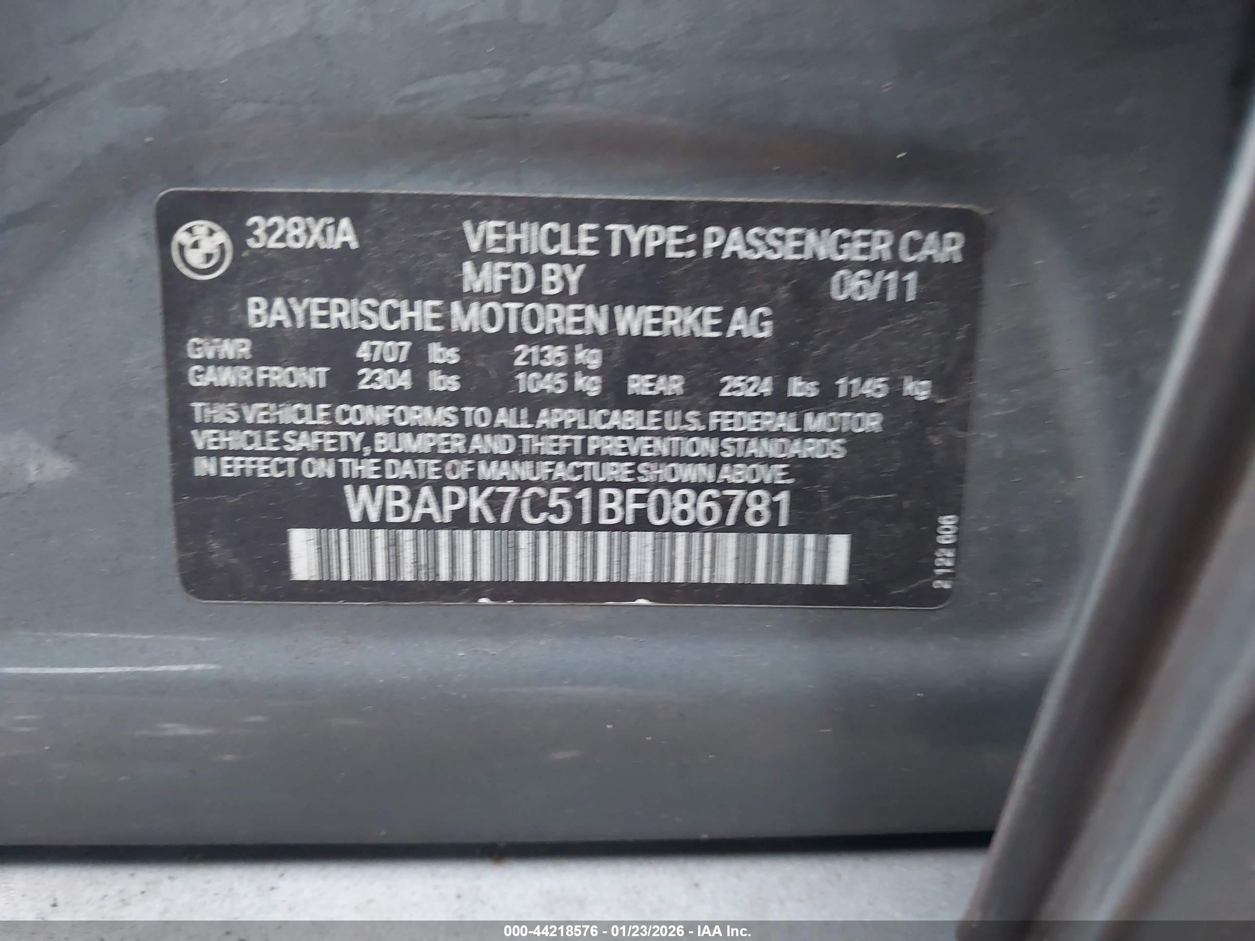 BMW 328I image 9
