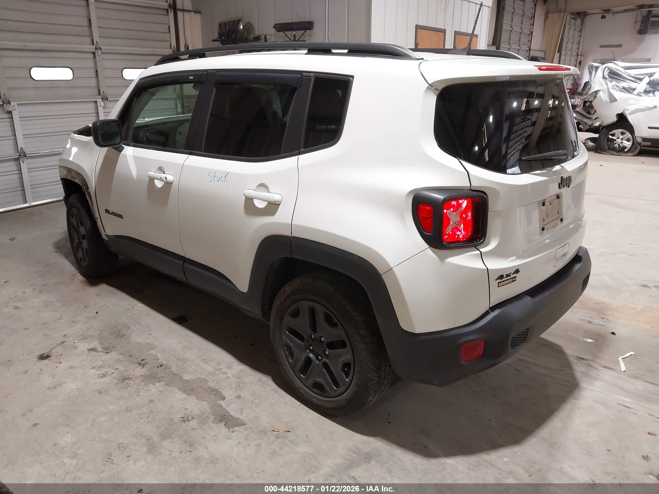 JEEP RENEGADE image 3