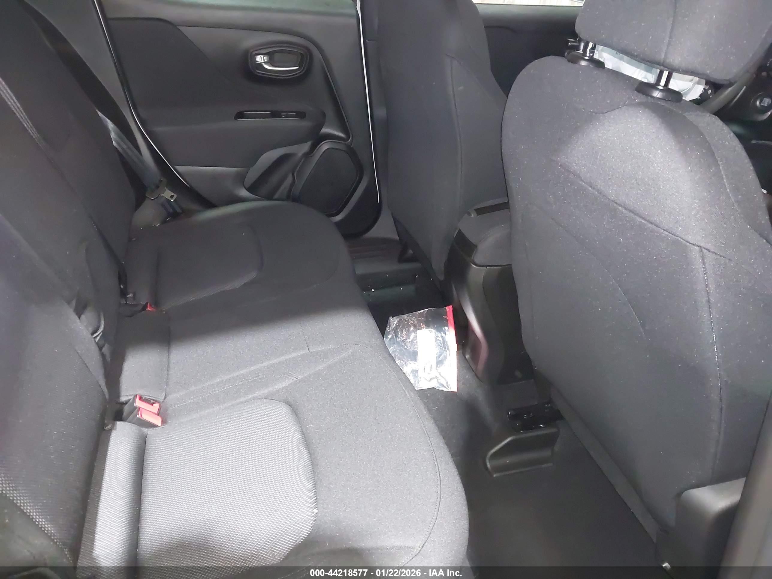 JEEP RENEGADE image 8