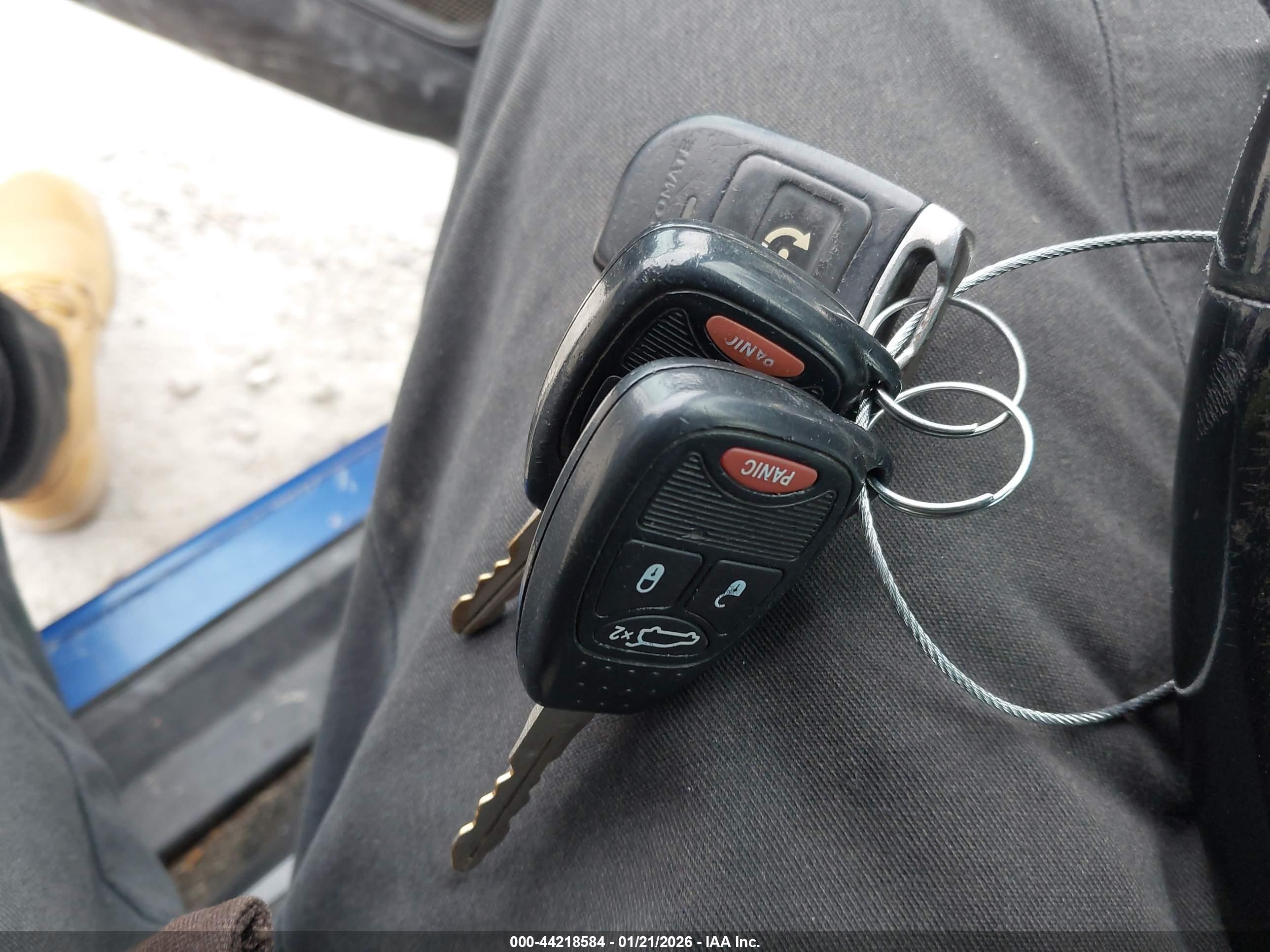 DODGE AVENGER image 11