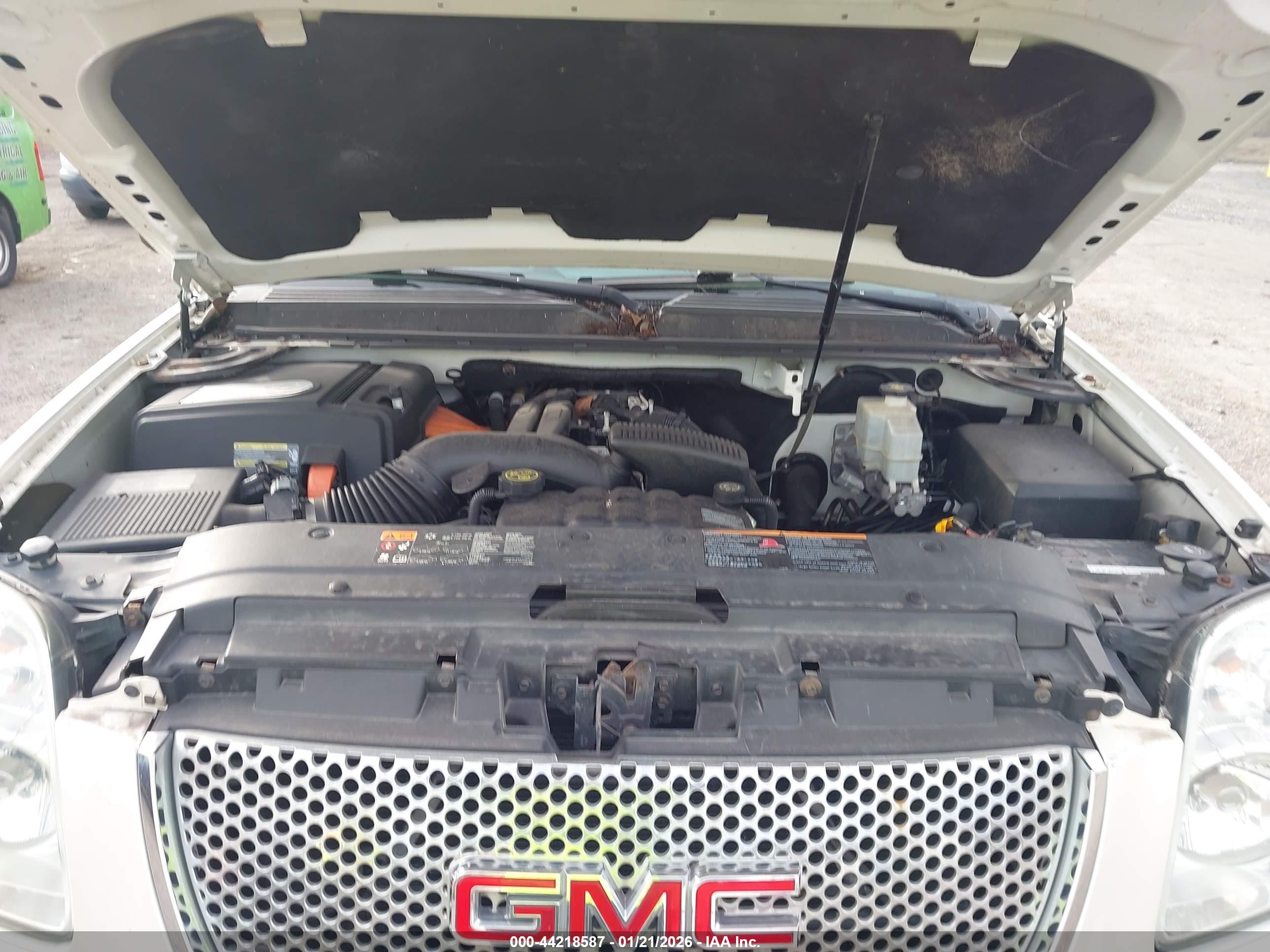 GMC YUKON image 10