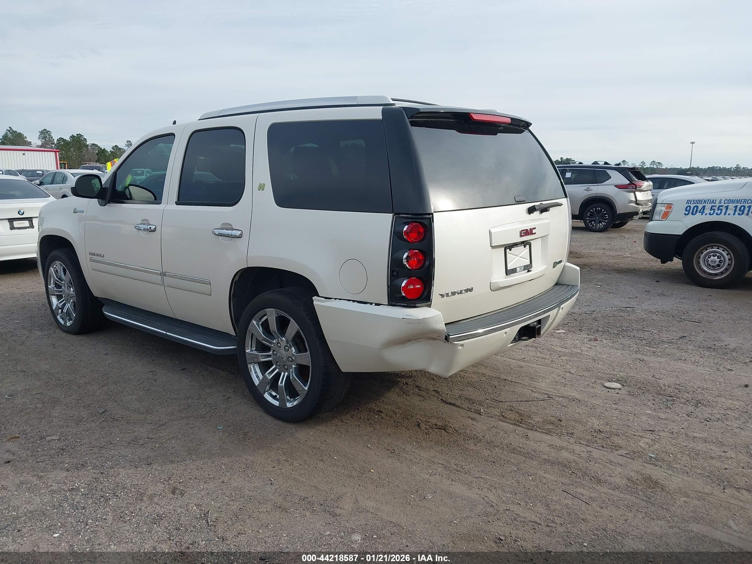 GMC YUKON image 3