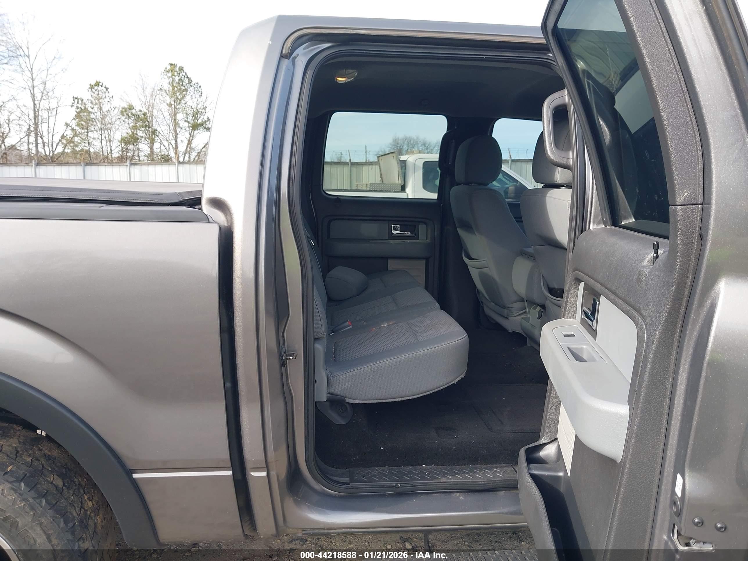 FORD F-150 image 8