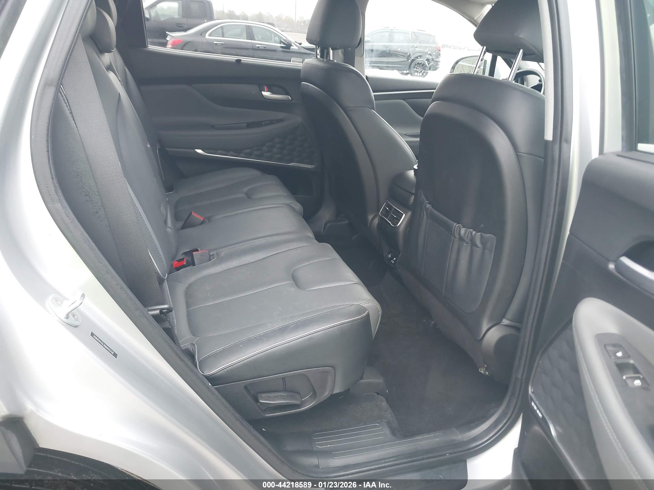 HYUNDAI SANTA image 8