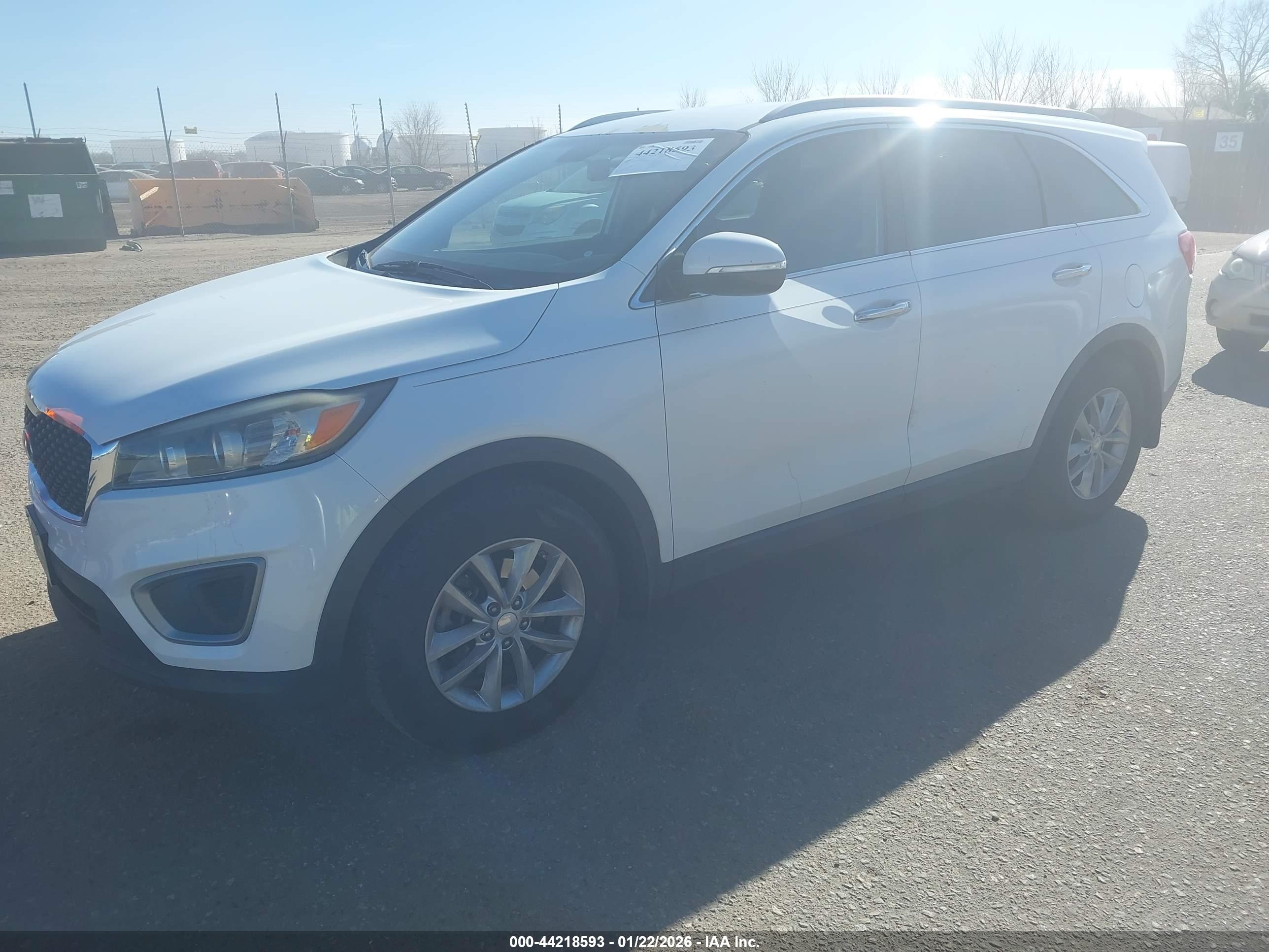 KIA SORENTO image 2