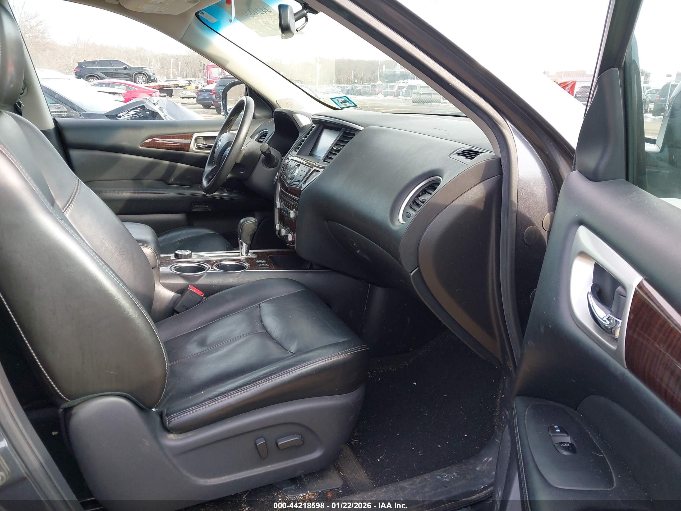 NISSAN PATHFINDER image 5