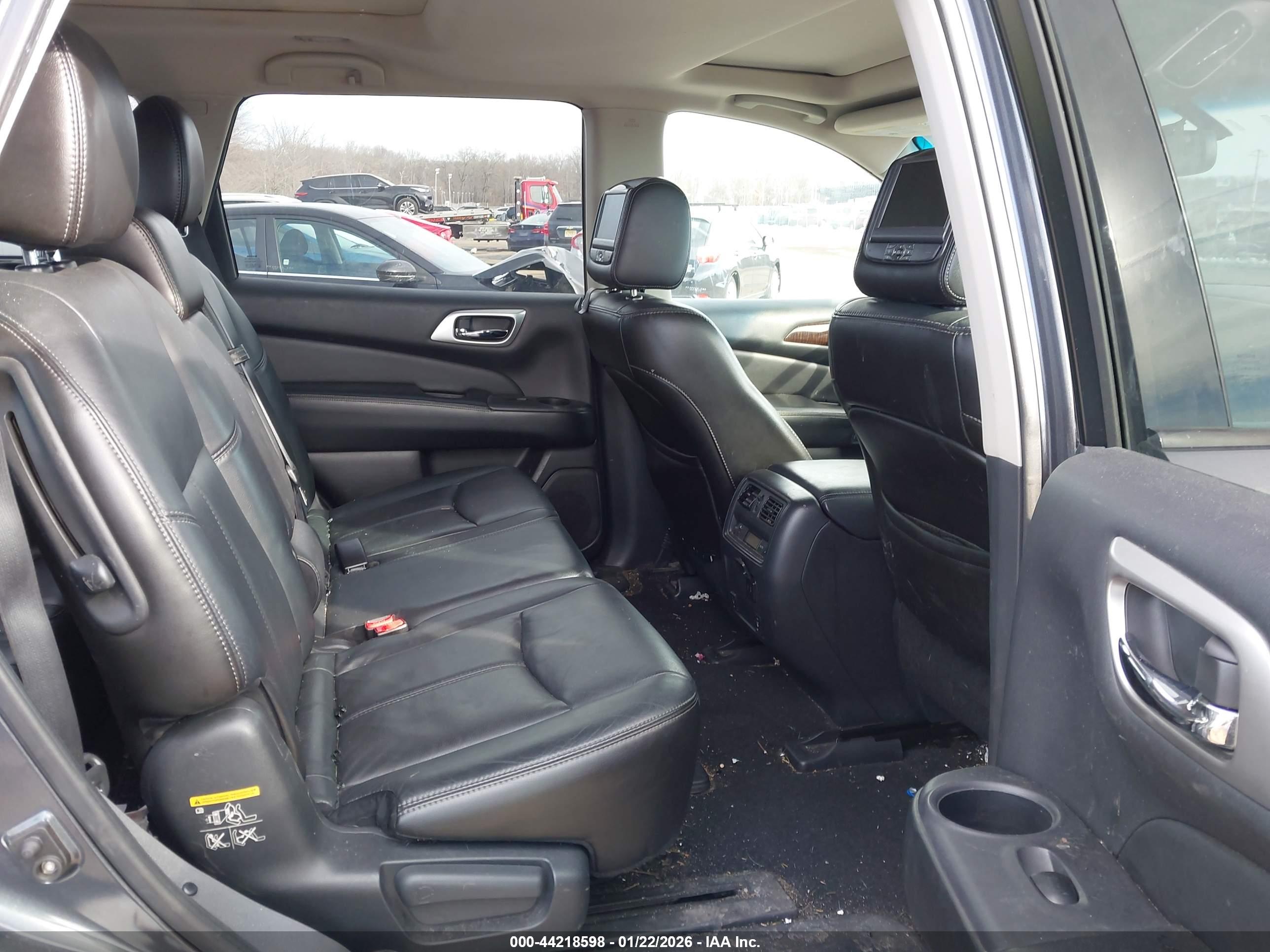 NISSAN PATHFINDER image 8