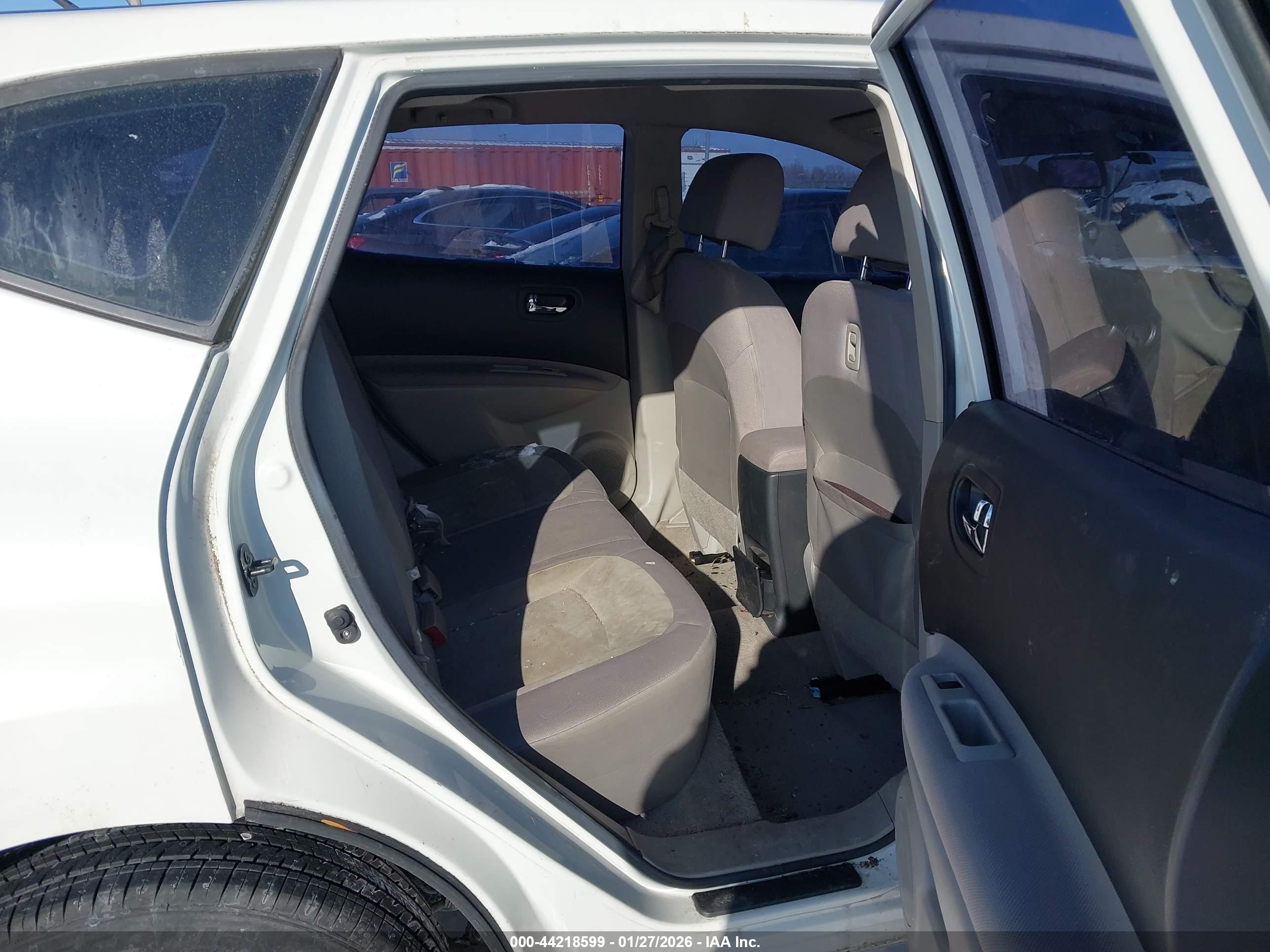 NISSAN ROGUE image 8