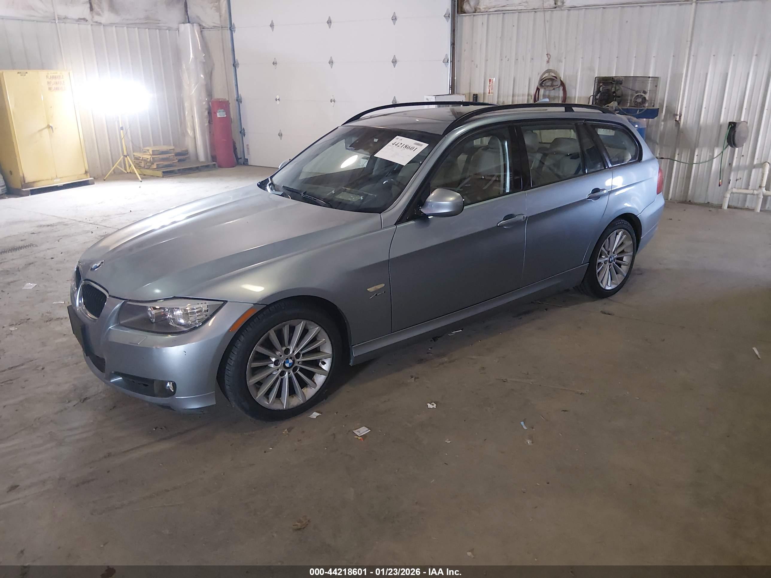 BMW 328I image 2