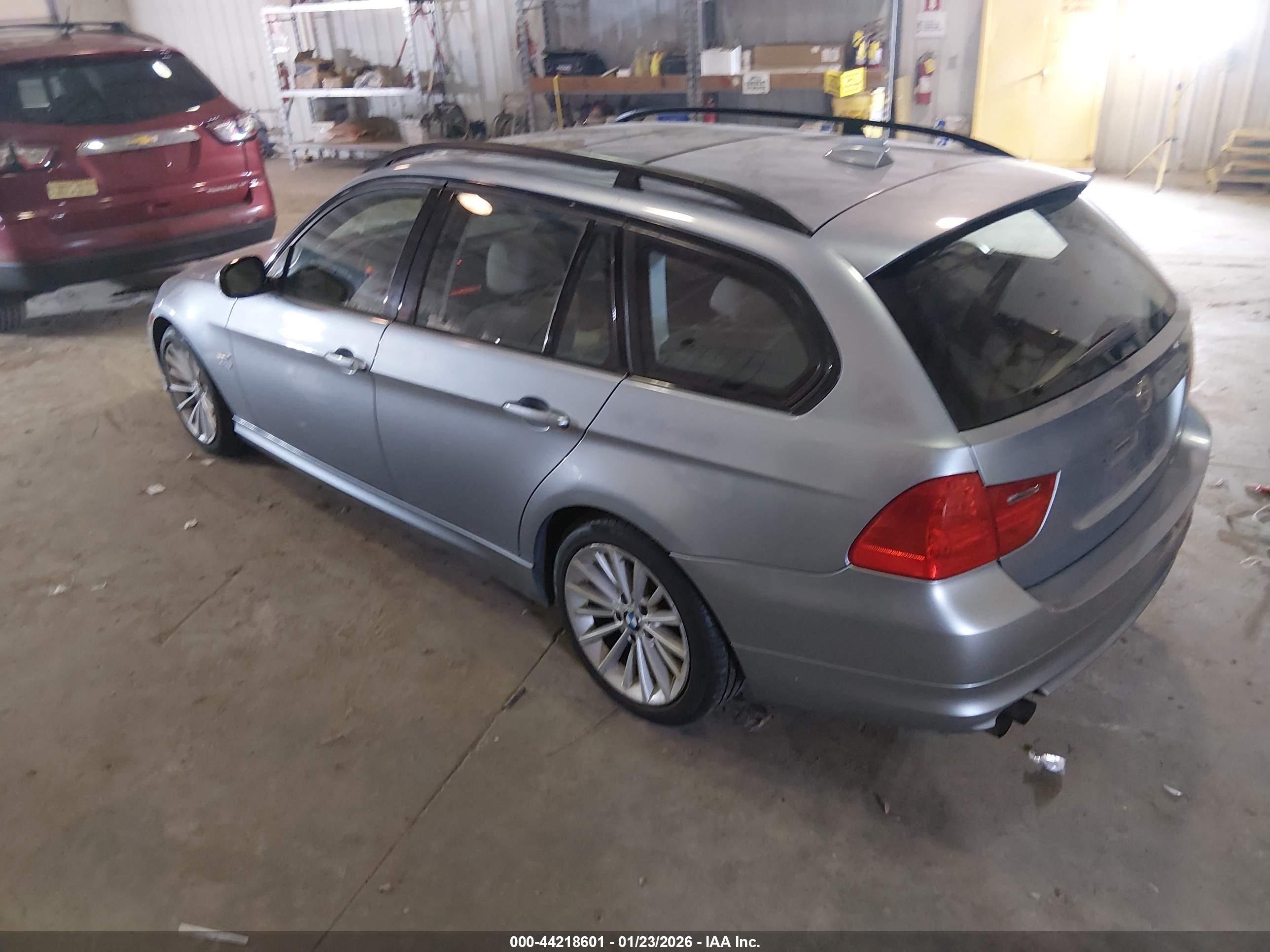 BMW 328I image 3