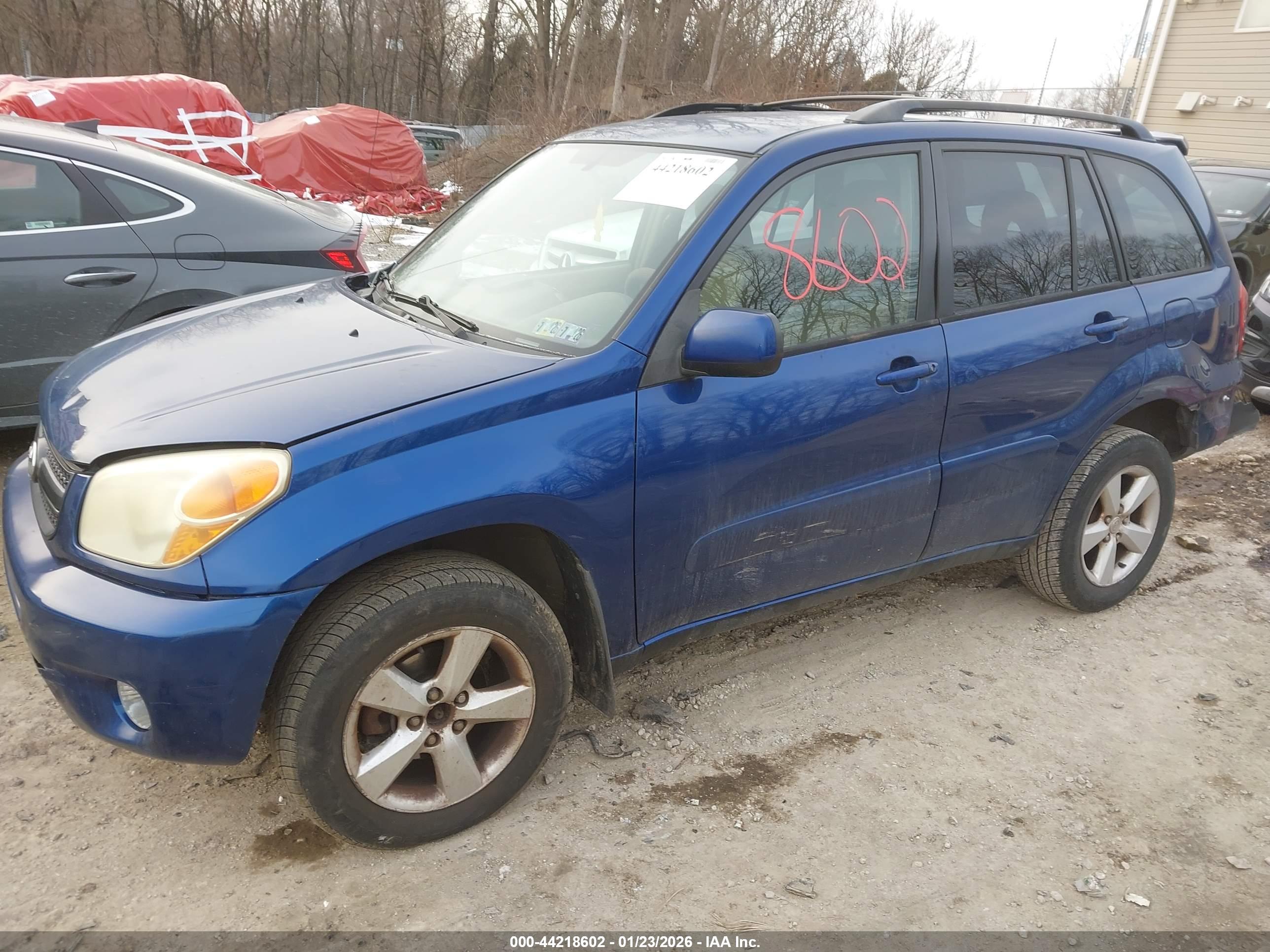 TOYOTA RAV4 image 2