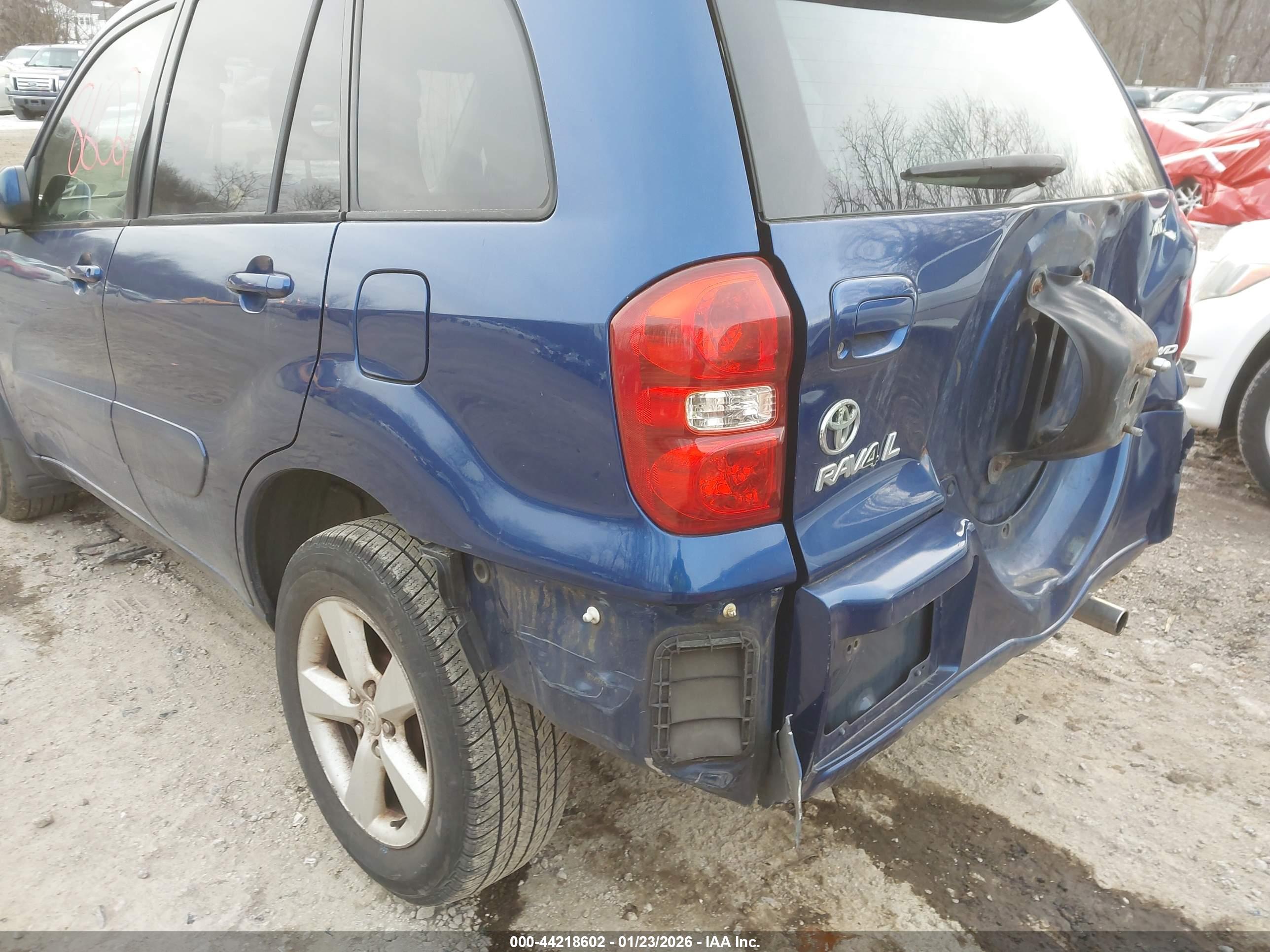 TOYOTA RAV4 image 6