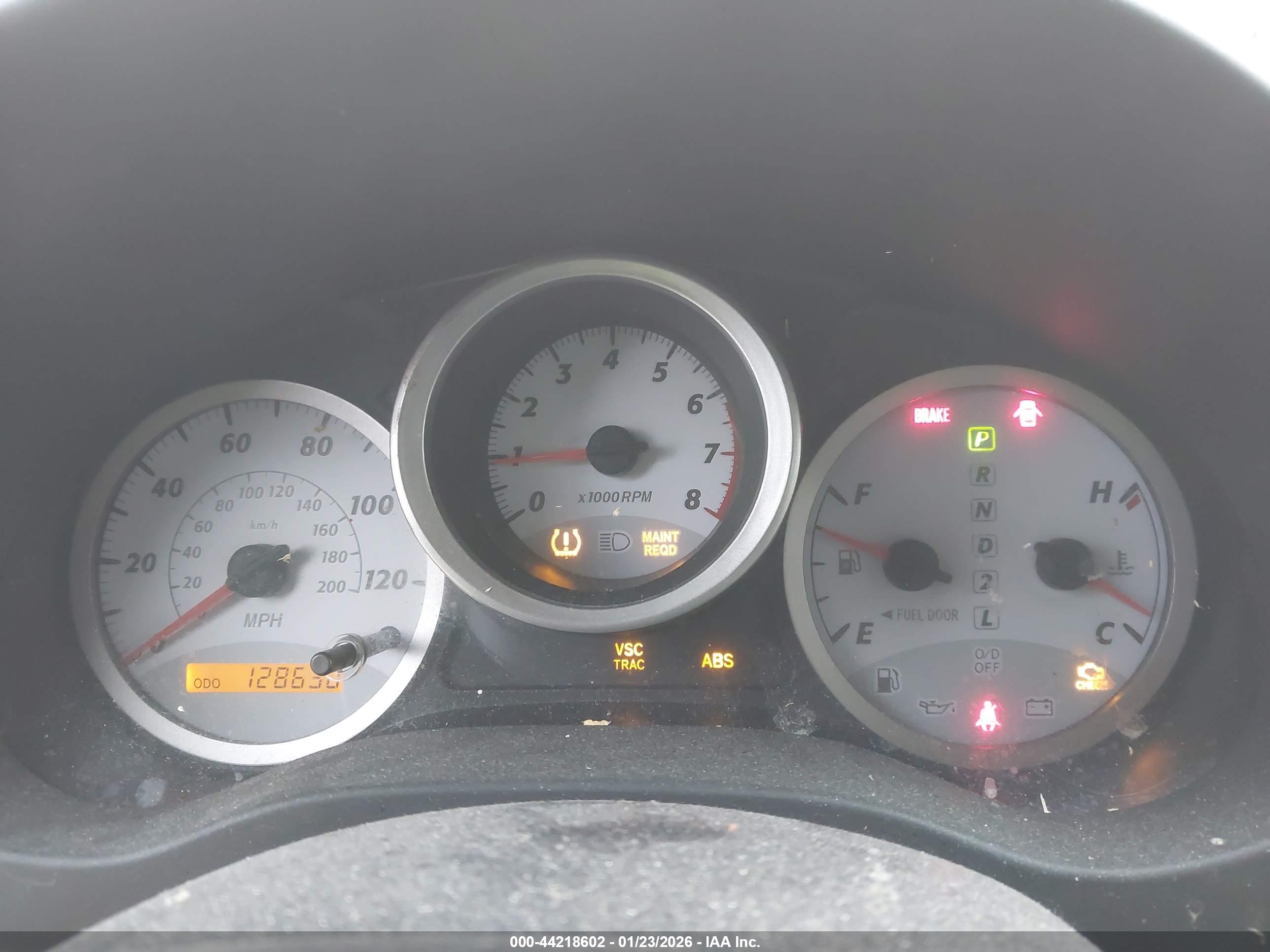 TOYOTA RAV4 image 7